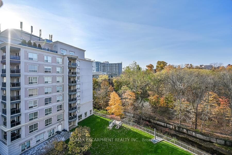 3000 Creekside Drive Unit 601 photo 28