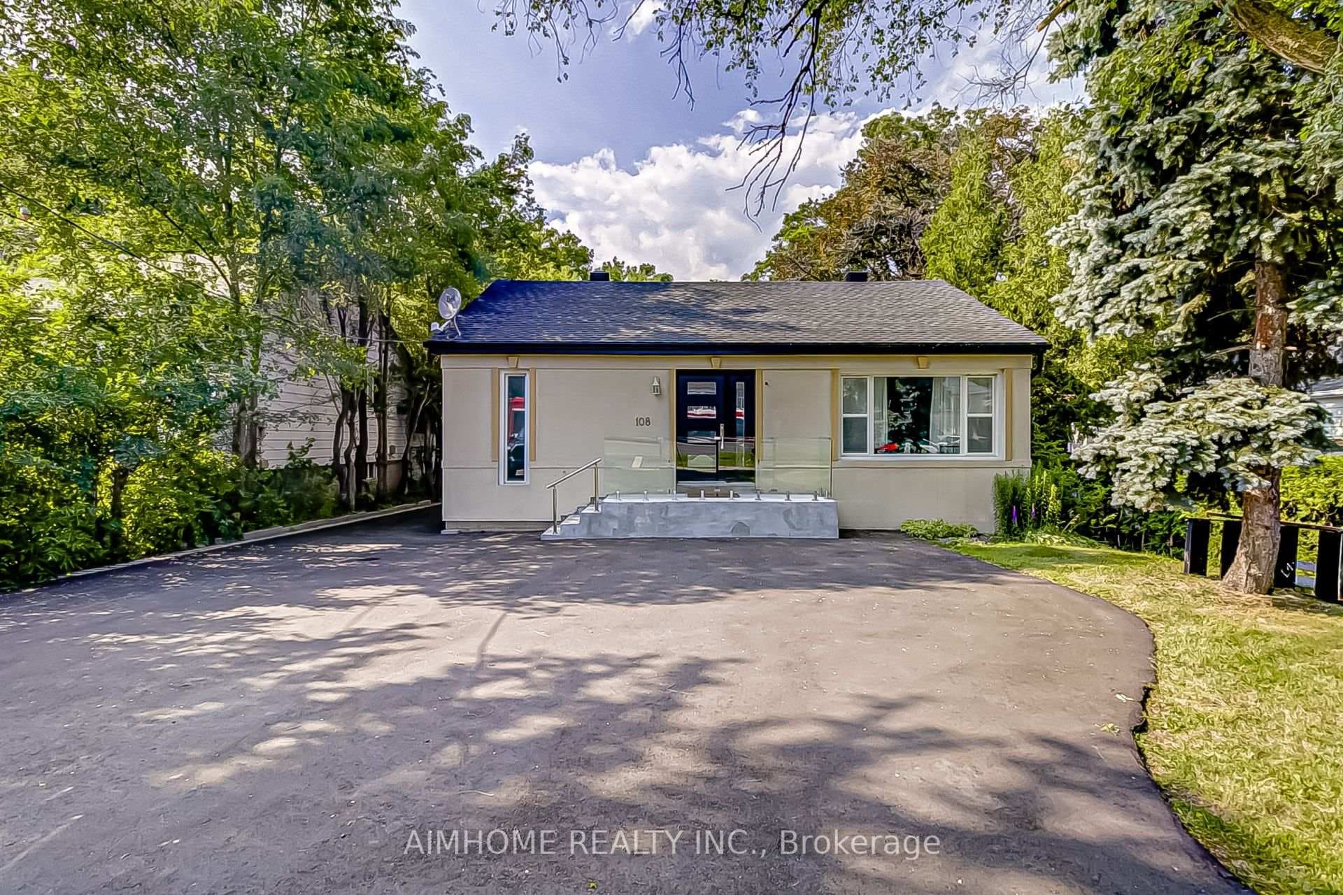 108 Steeles Avenue Unit (Main) photo 1