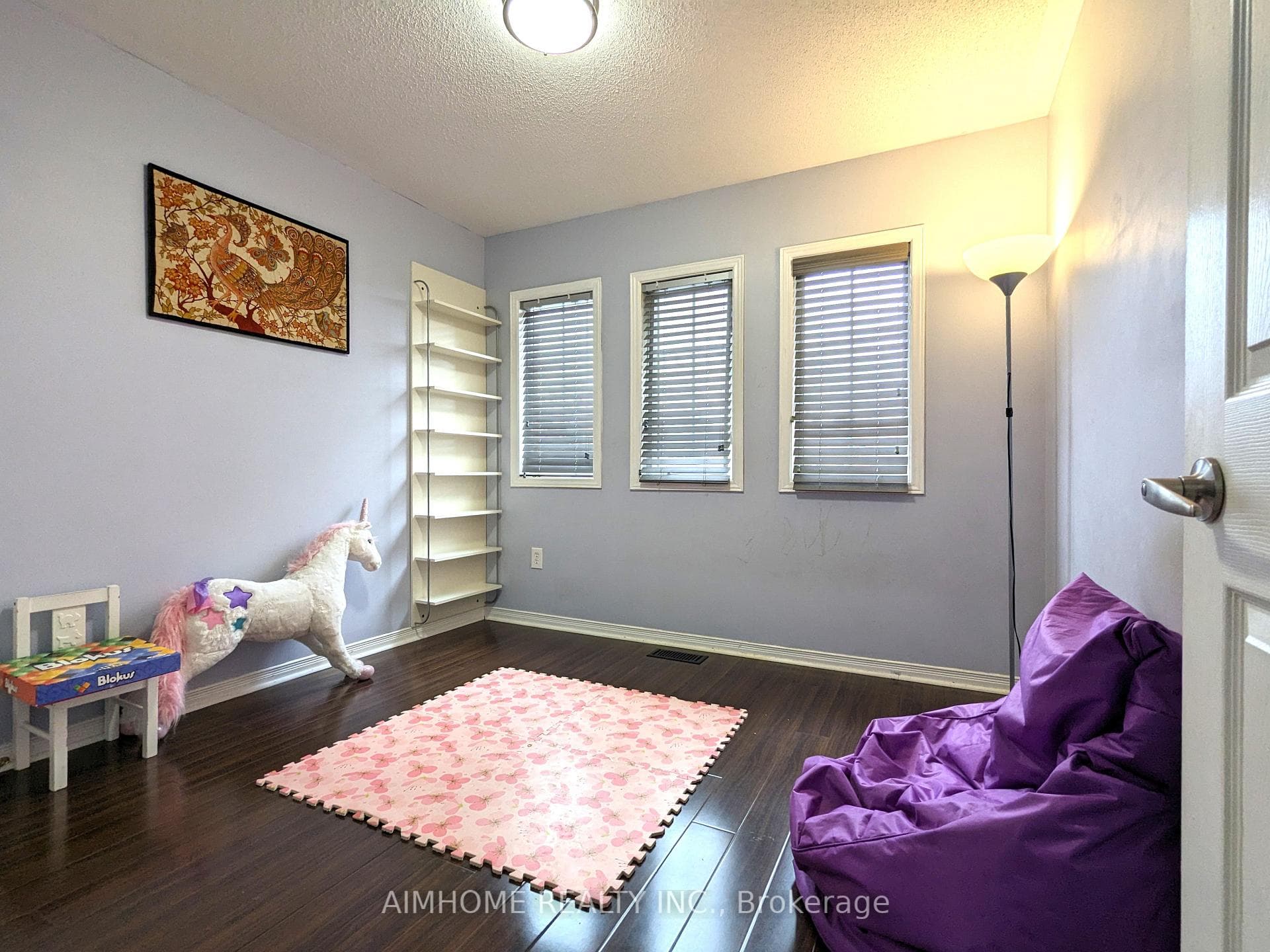376 Marble Place photo 21