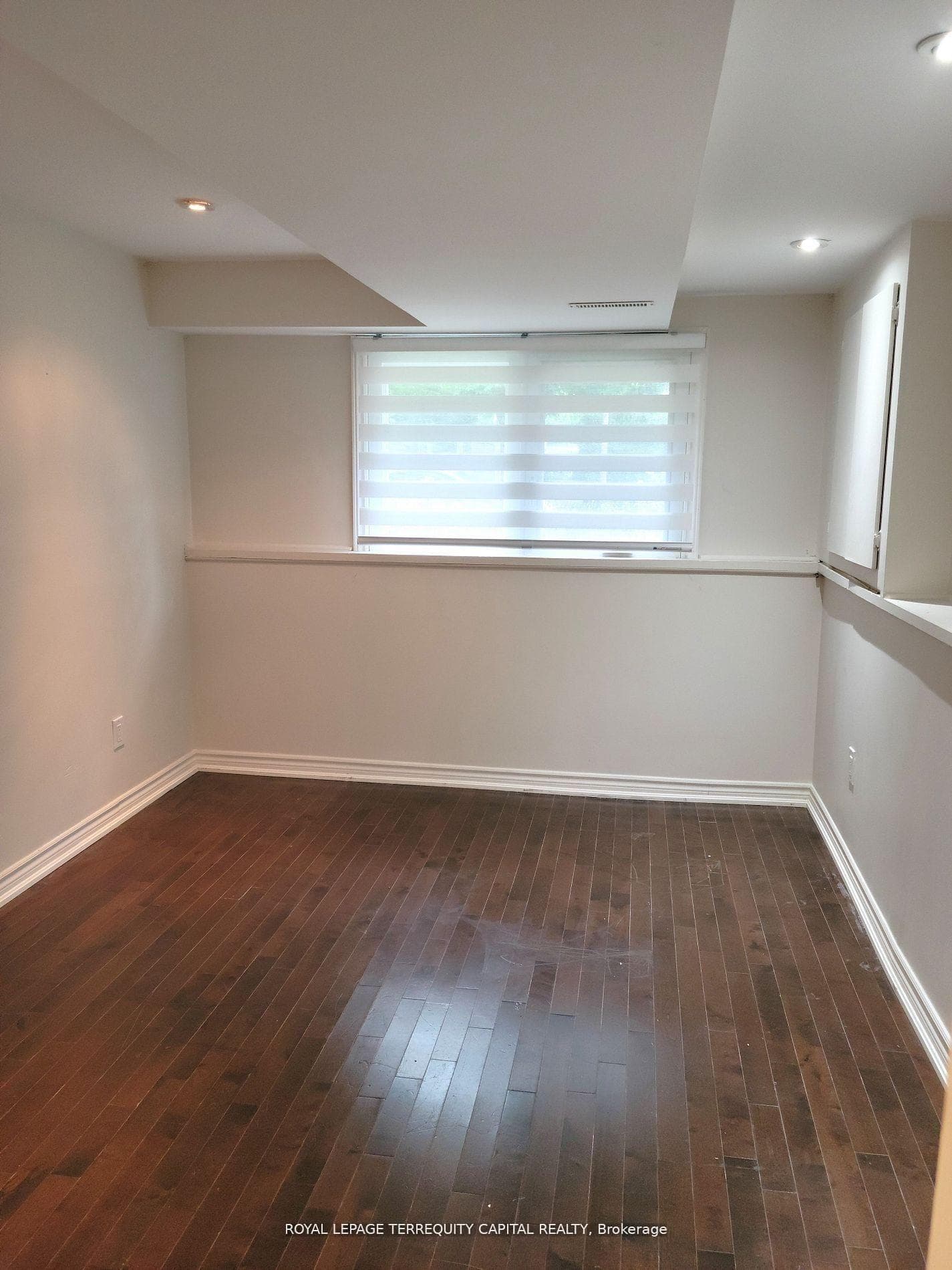 20 Mowat Crescent Unit Lower photo 18