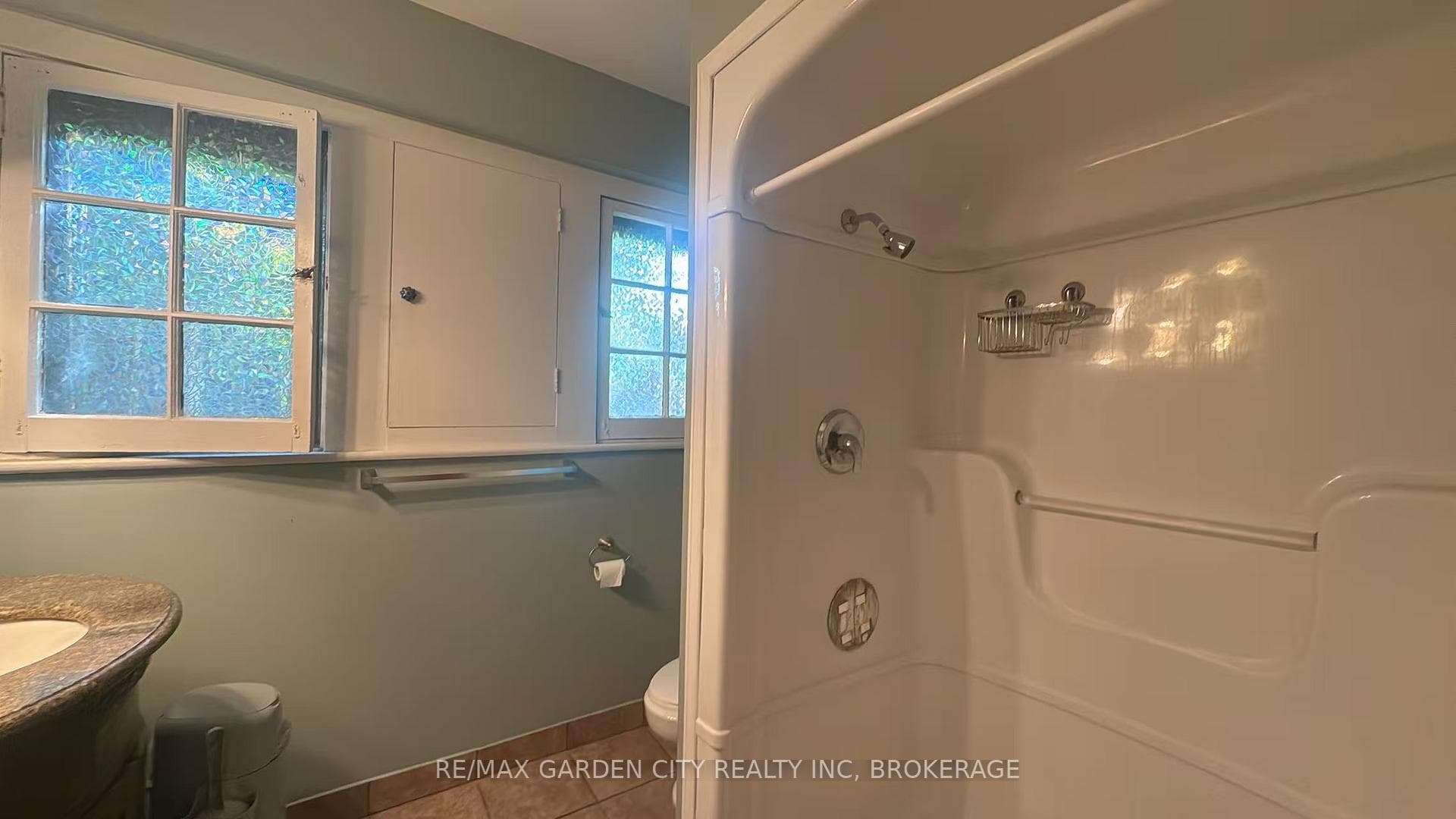 5 COLLEGE Street Unit 2 photo 16