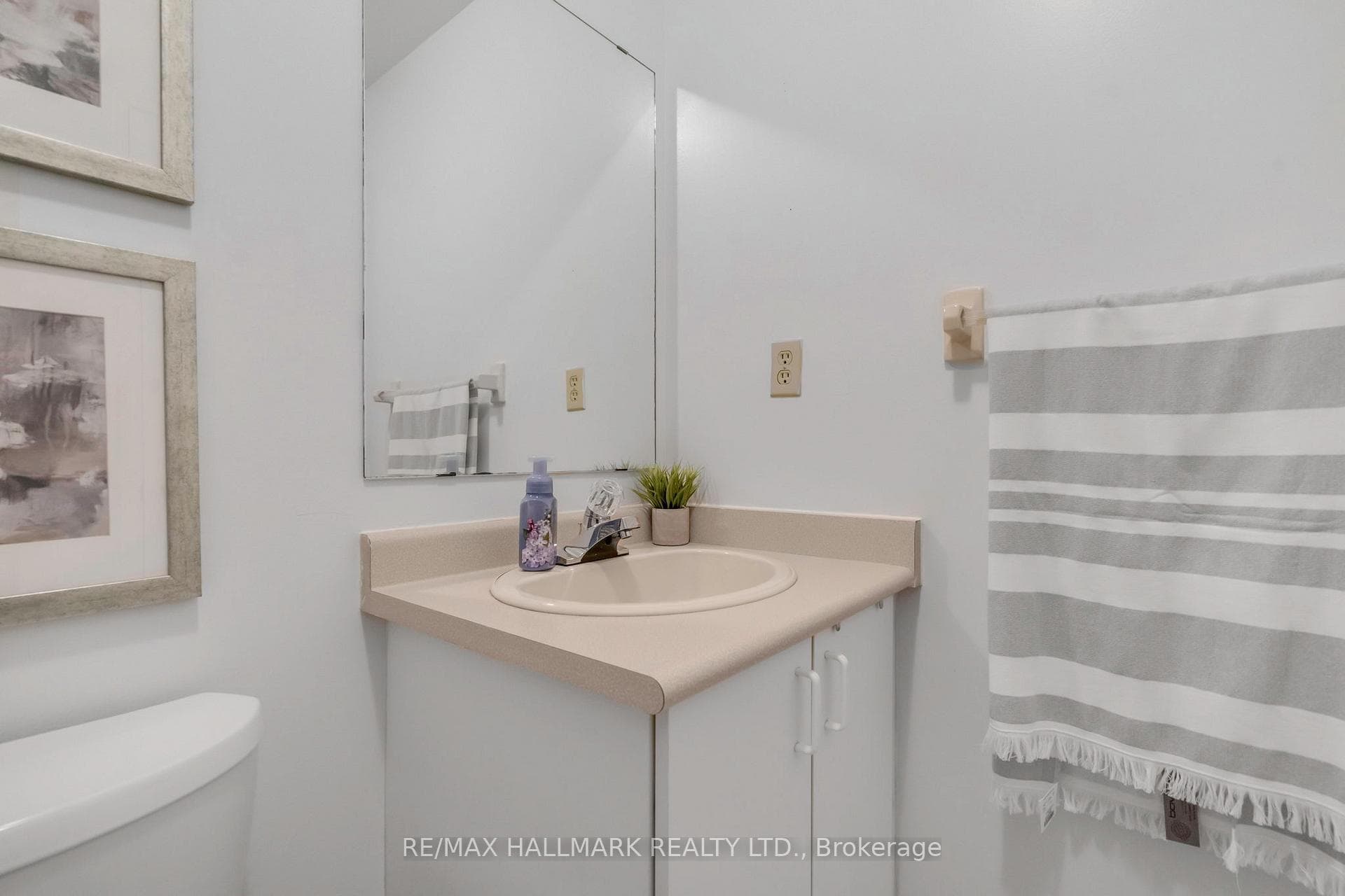 1485 Torrington Drive Unit 27 photo 31