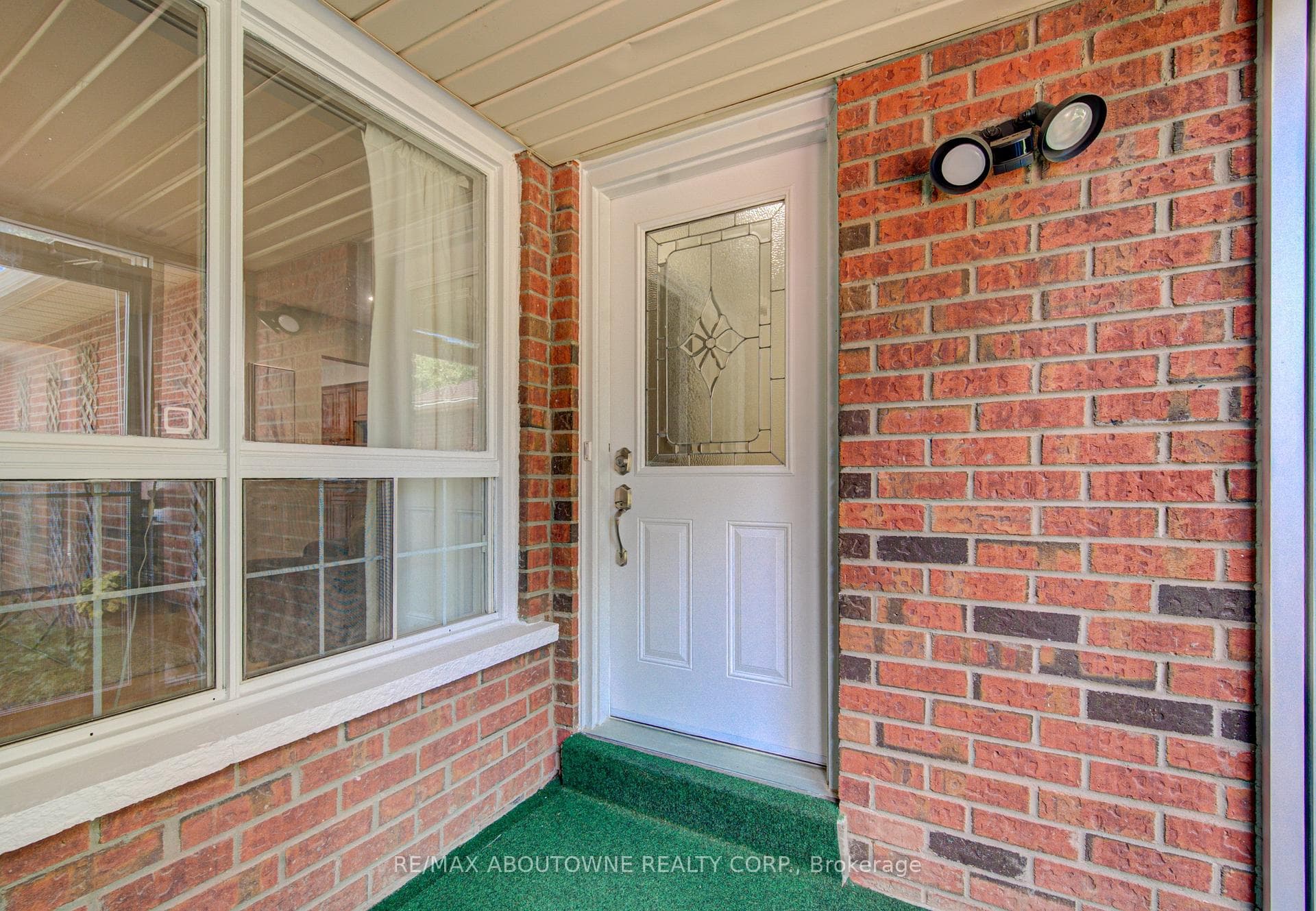 1140 Avondale Drive photo 4