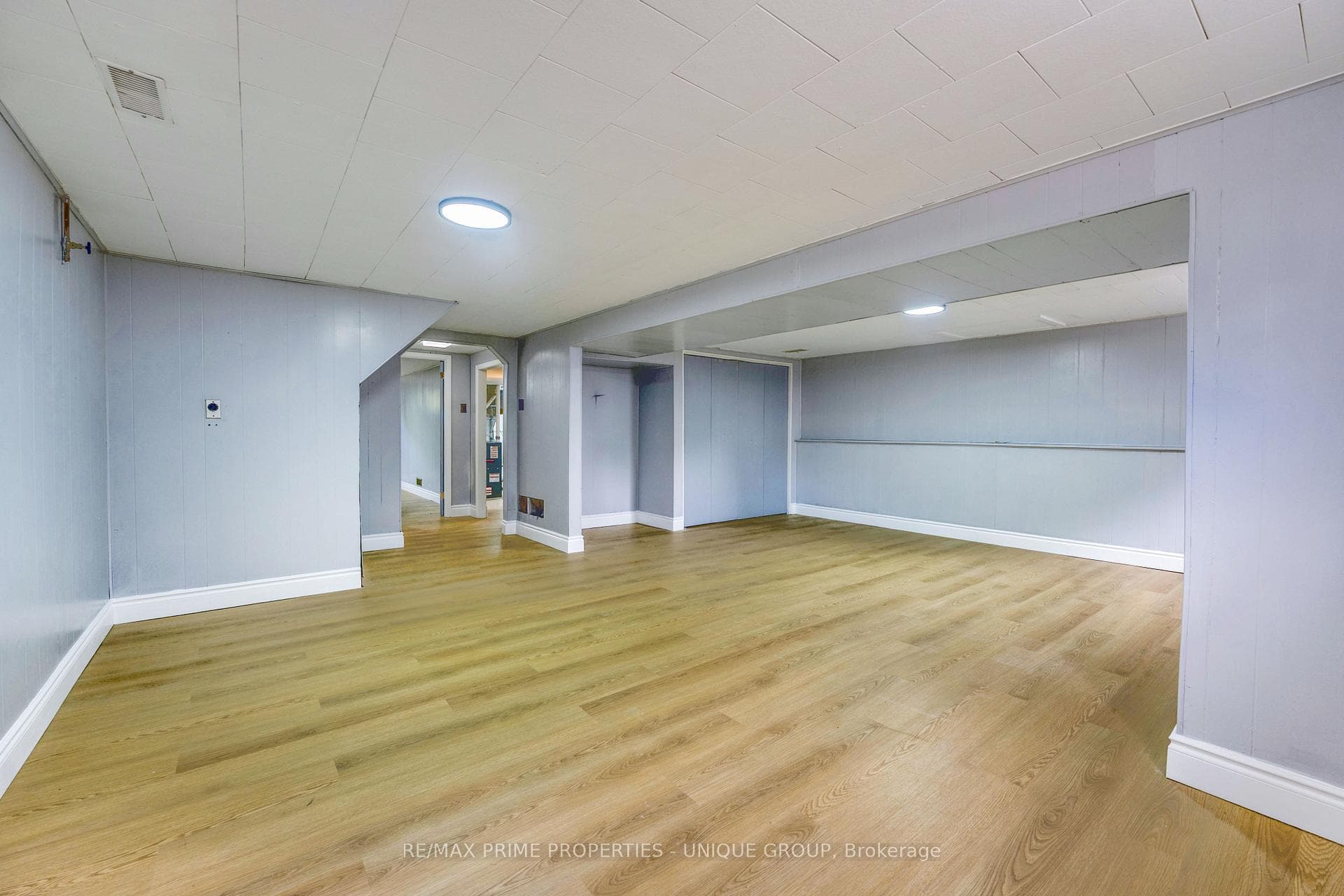 890 Hollands Avenue photo 33