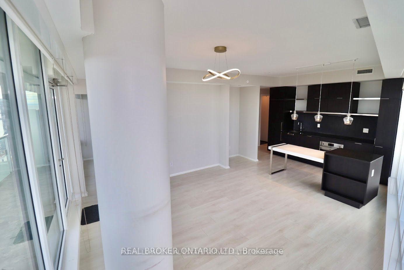 197 Yonge Street Unit 5902 photo 28