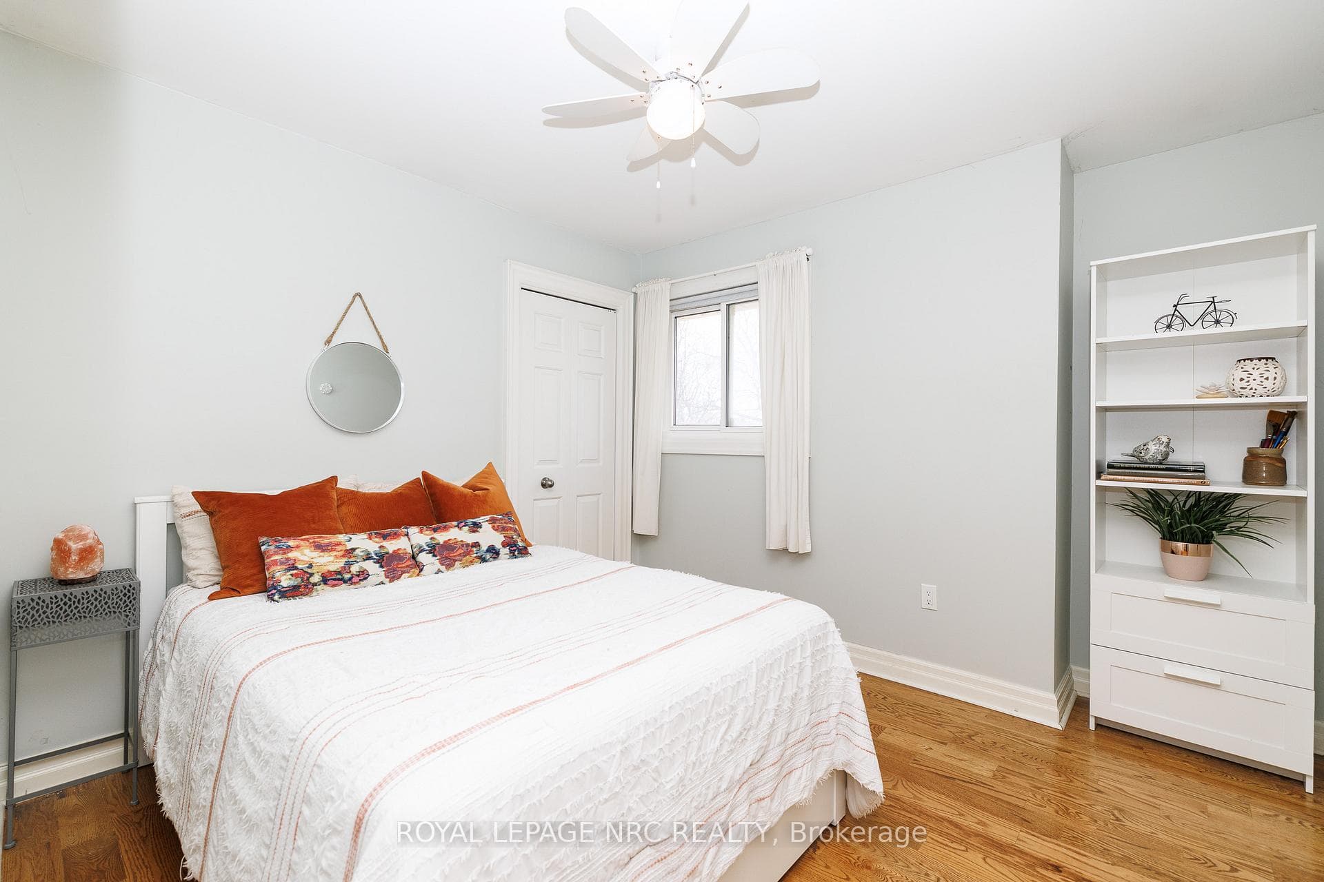 Well-appointed 3rd bed with oversized closet