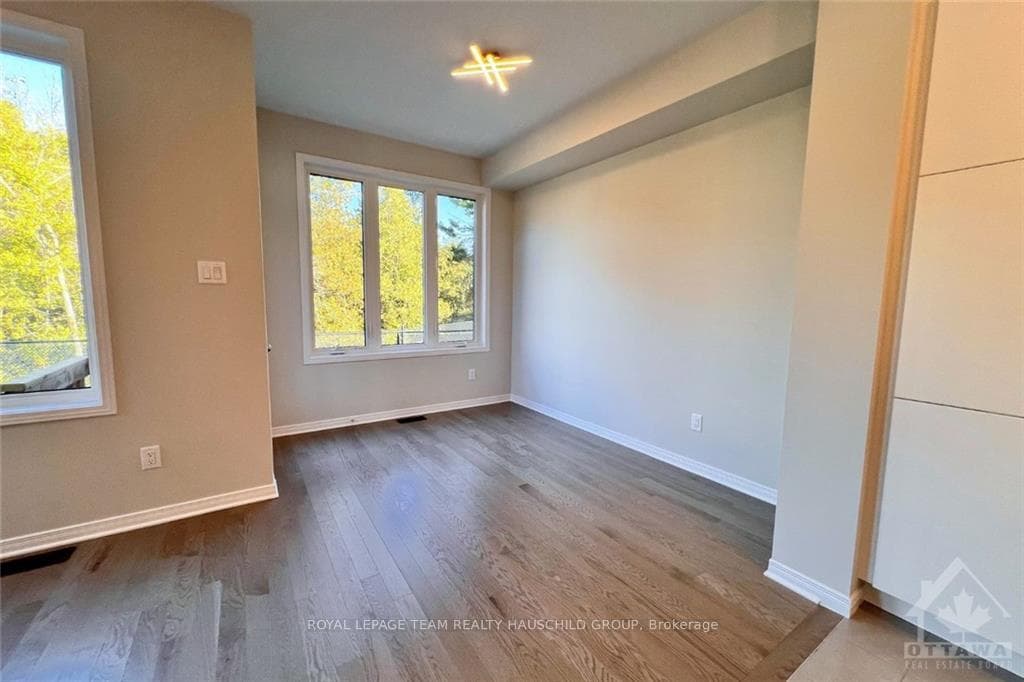541 HITZLAY Terrace photo 11