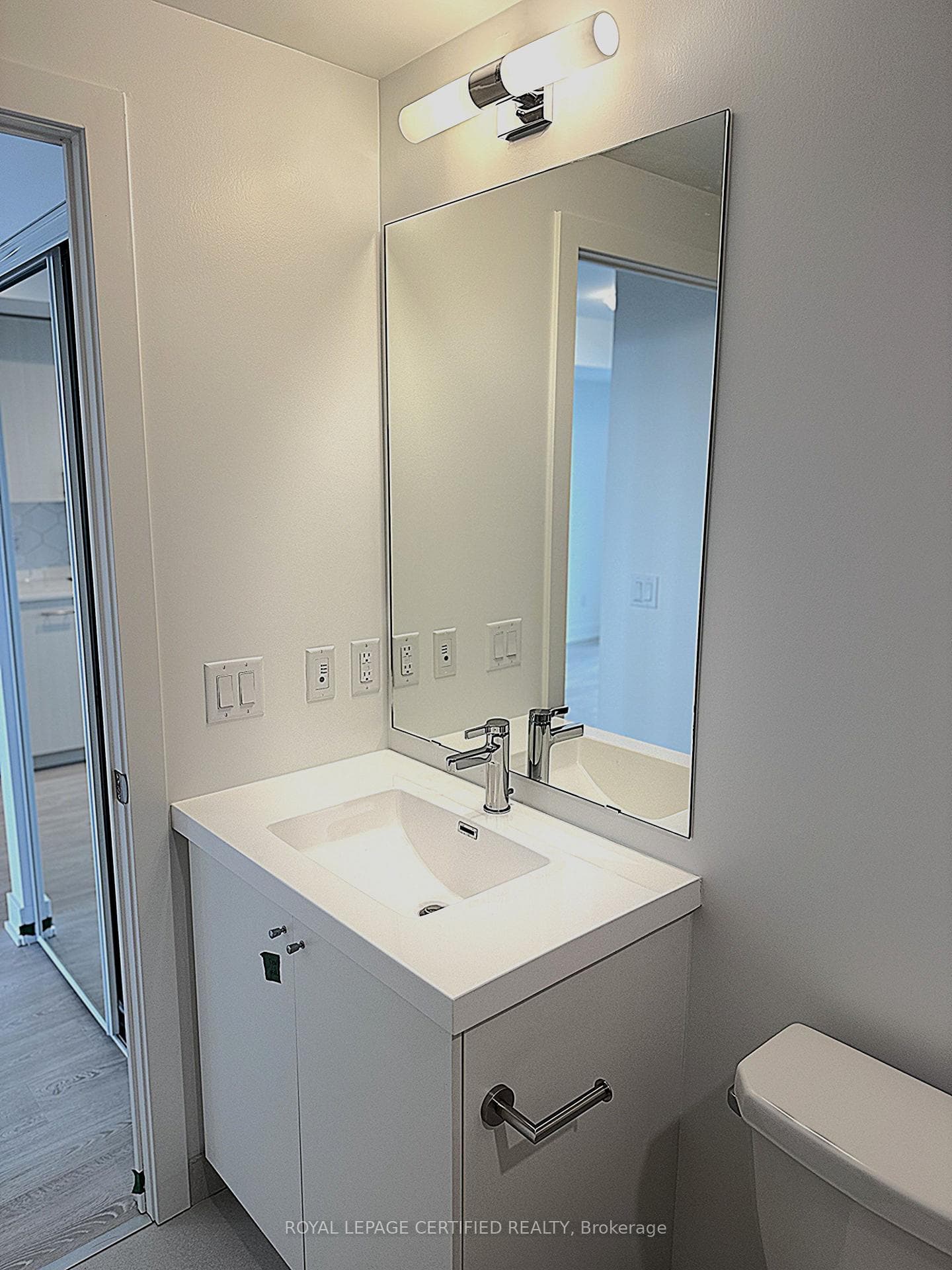 2425 Simcoe Street Unit 2101 photo 7