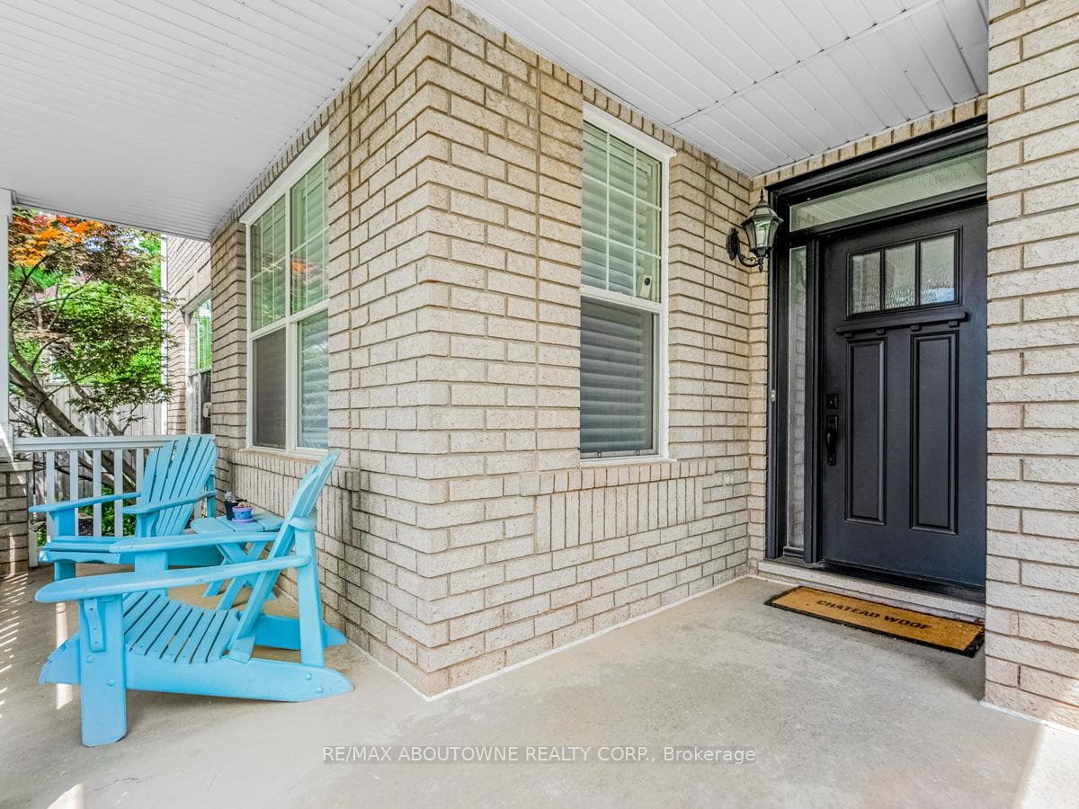 2418 Hollybrook Drive photo 3