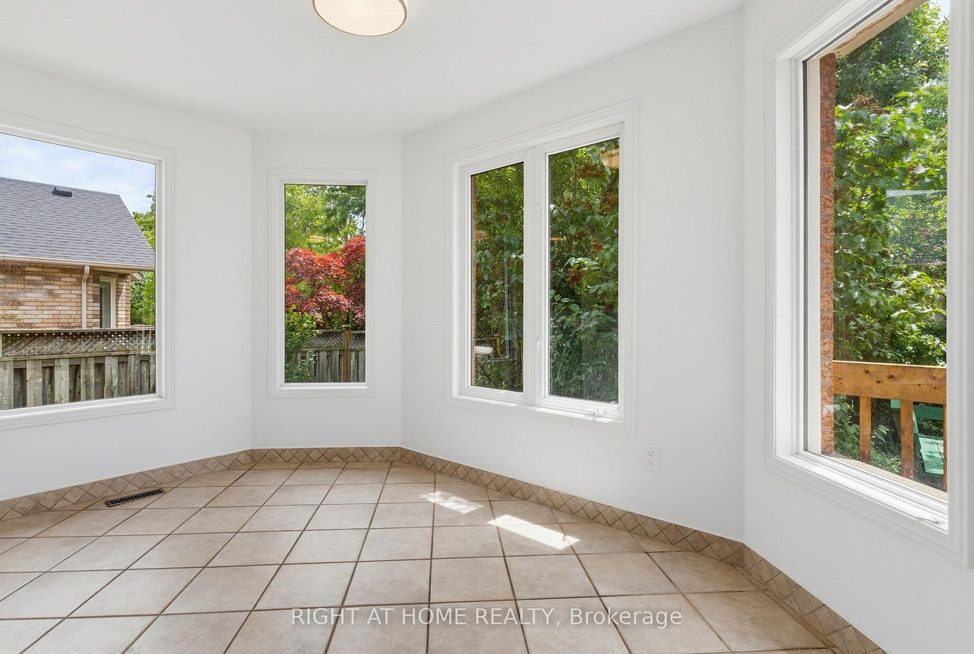1087 Augustus Drive photo 10