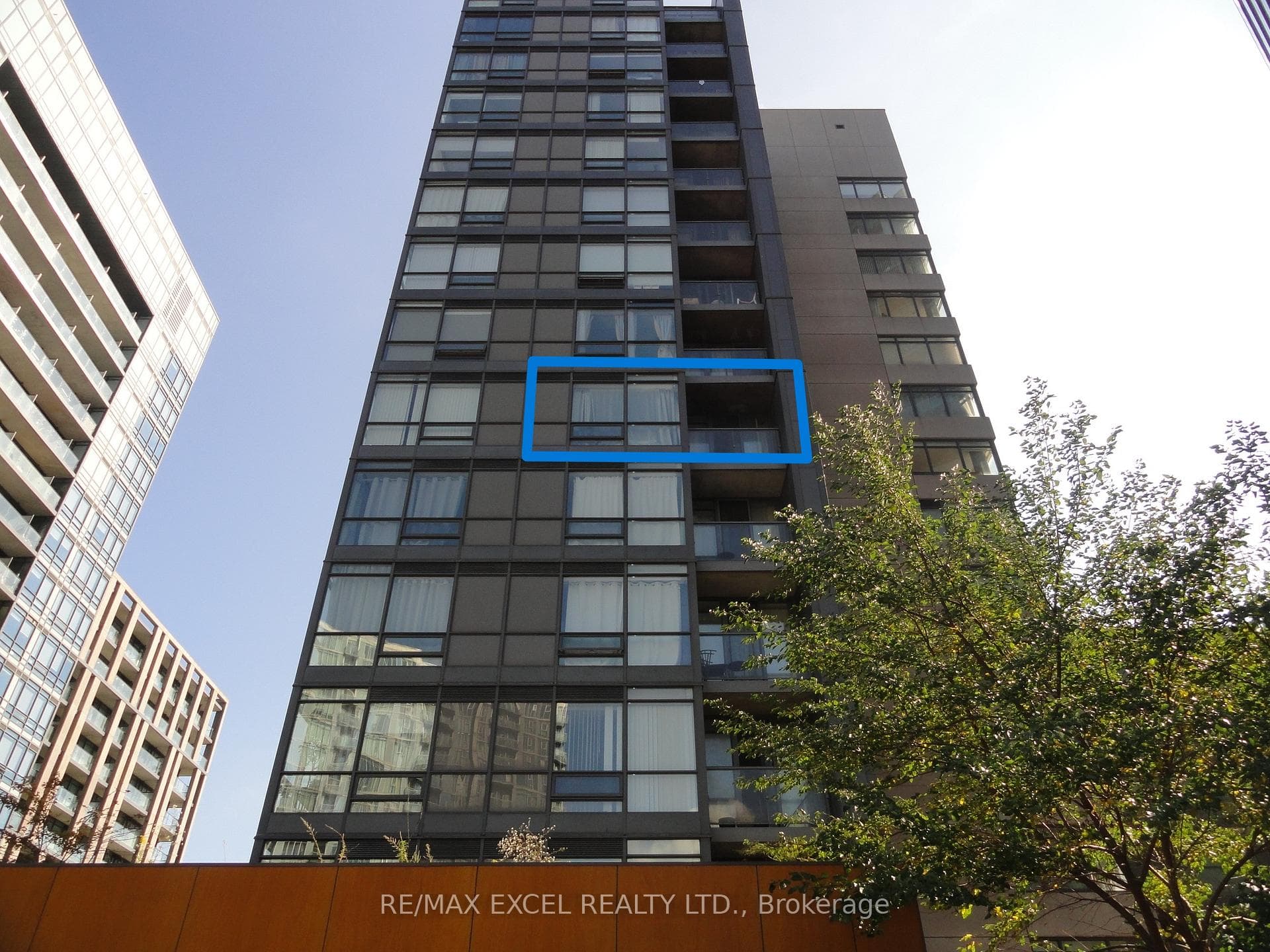 20 Joe Shuster Way Unit 702 photo 4