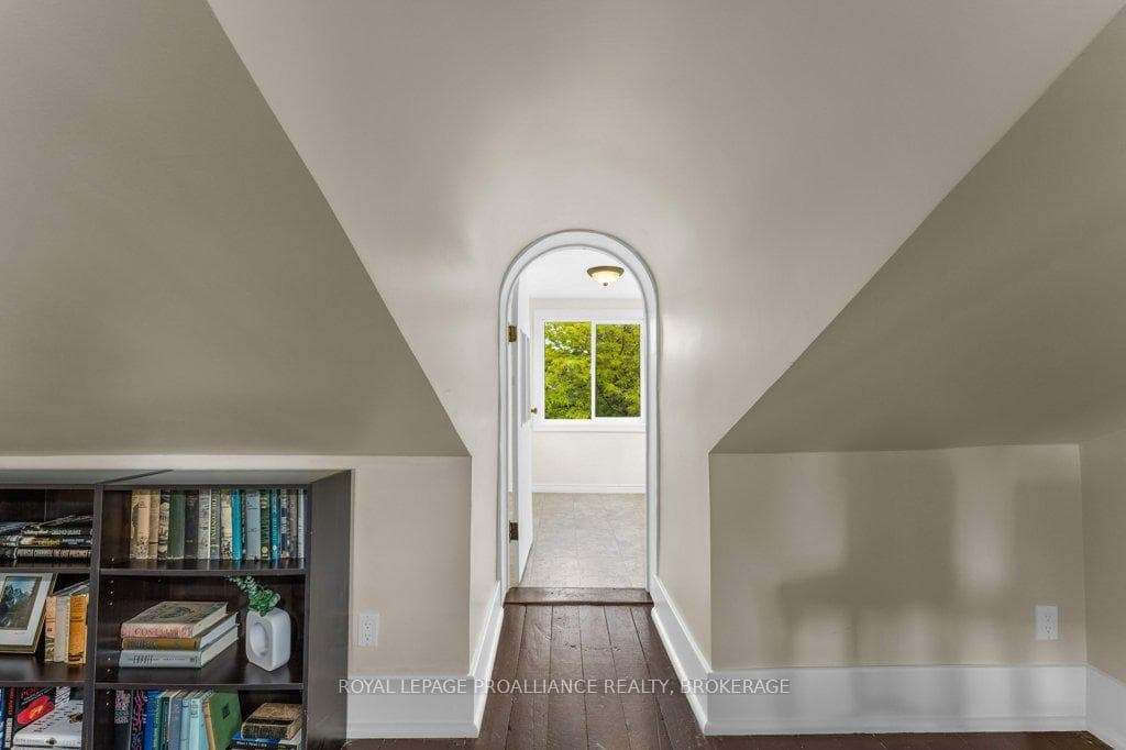 609 Earl Street photo 41