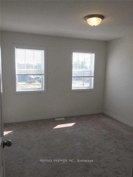 229 Rowberry Boulevard photo 6