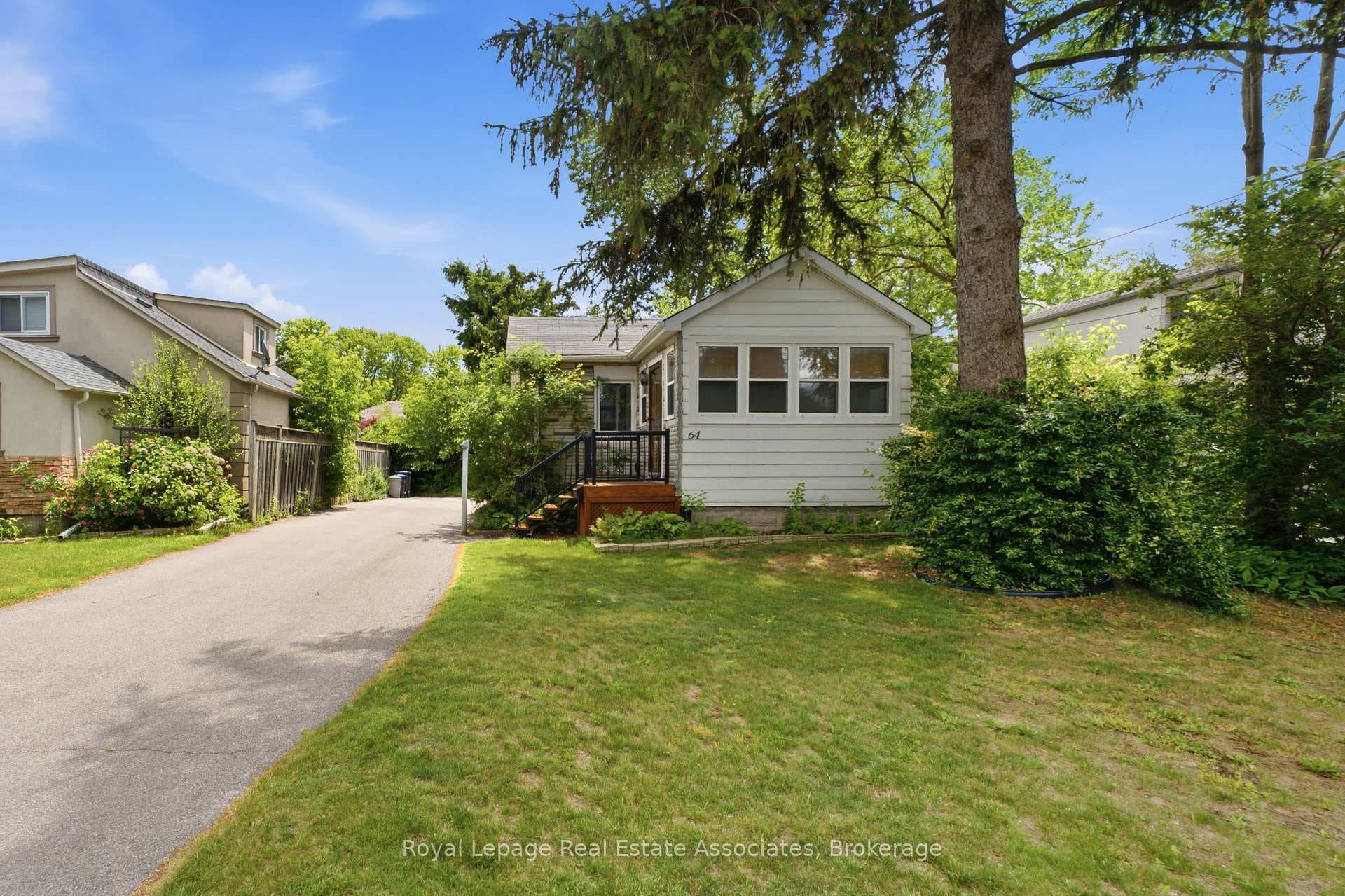 64 Eaglewood Boulevard photo 3