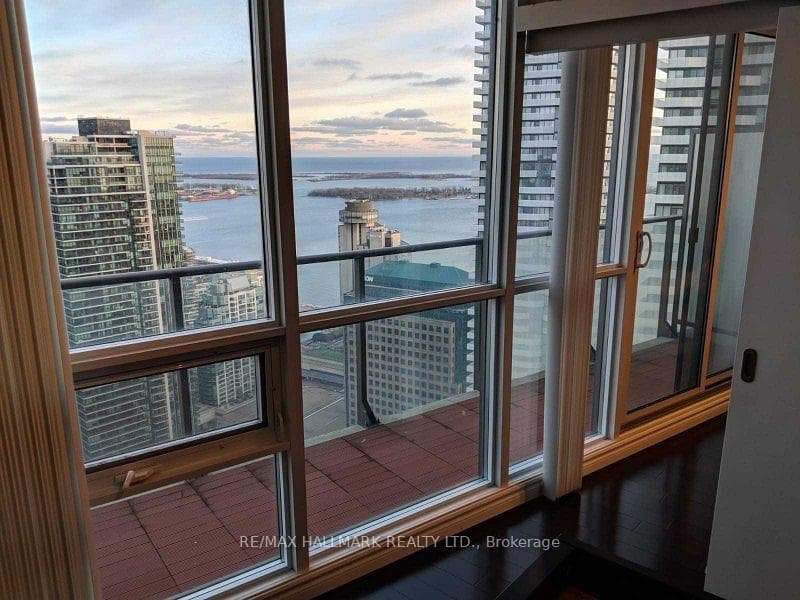 65 Bremner Boulevard Unit 4809 photo 15
