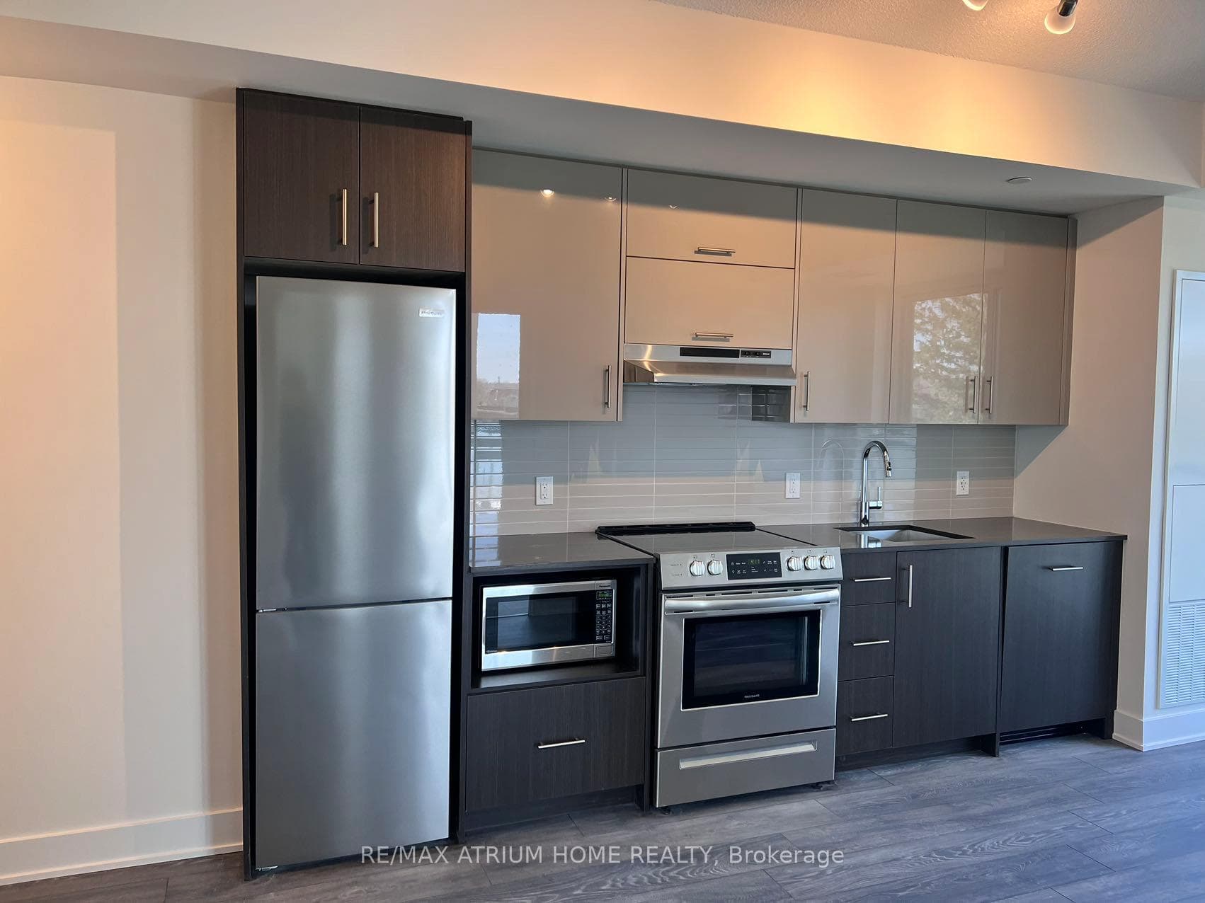 188 Fairview Mall Drive Unit 315 photo 1