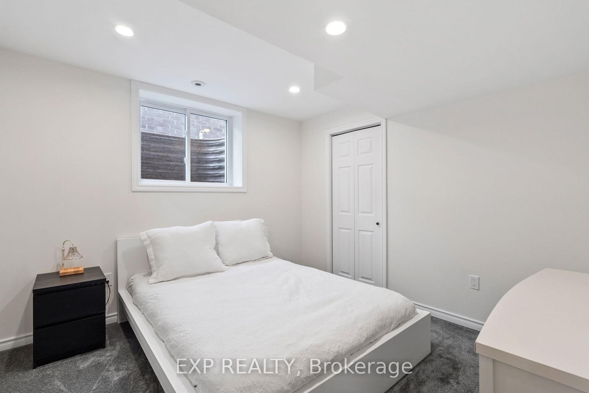 10 Ashberry Place photo 33