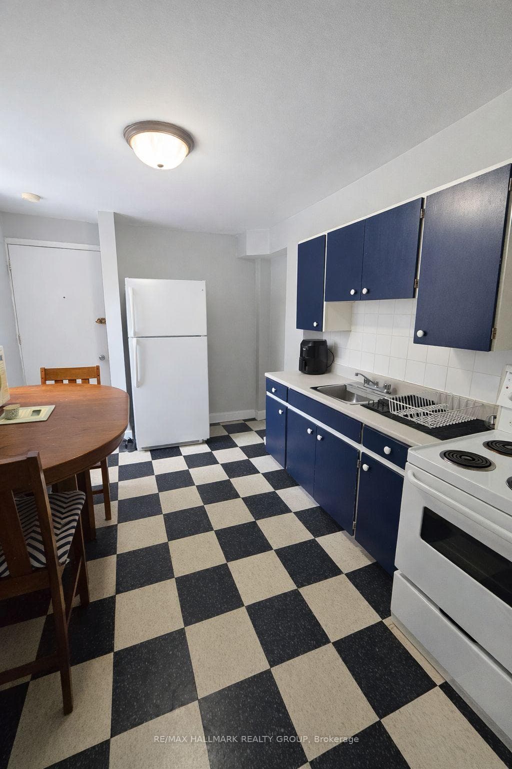514 Bay Street photo 13