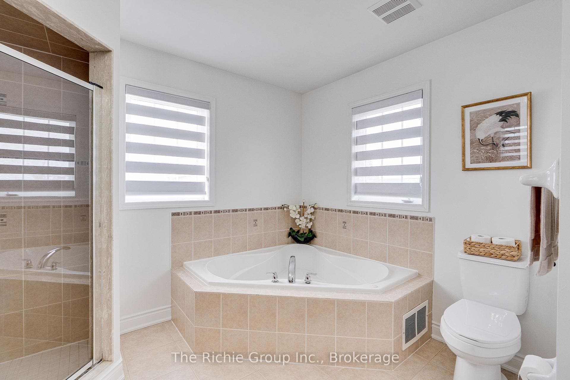 Primary ensuite Bath tub