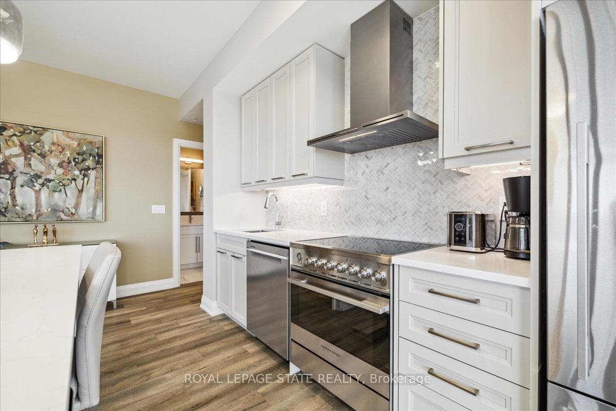 500 Brock Avenue Unit 803 photo 13