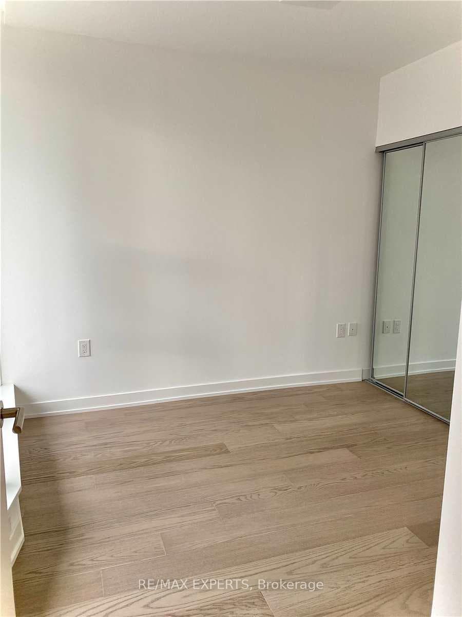 11 Wellesley Street Unit 707 photo 8