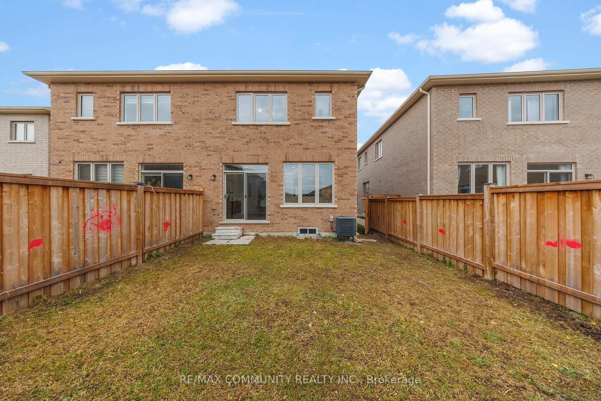 14 Mohandas Drive photo 39