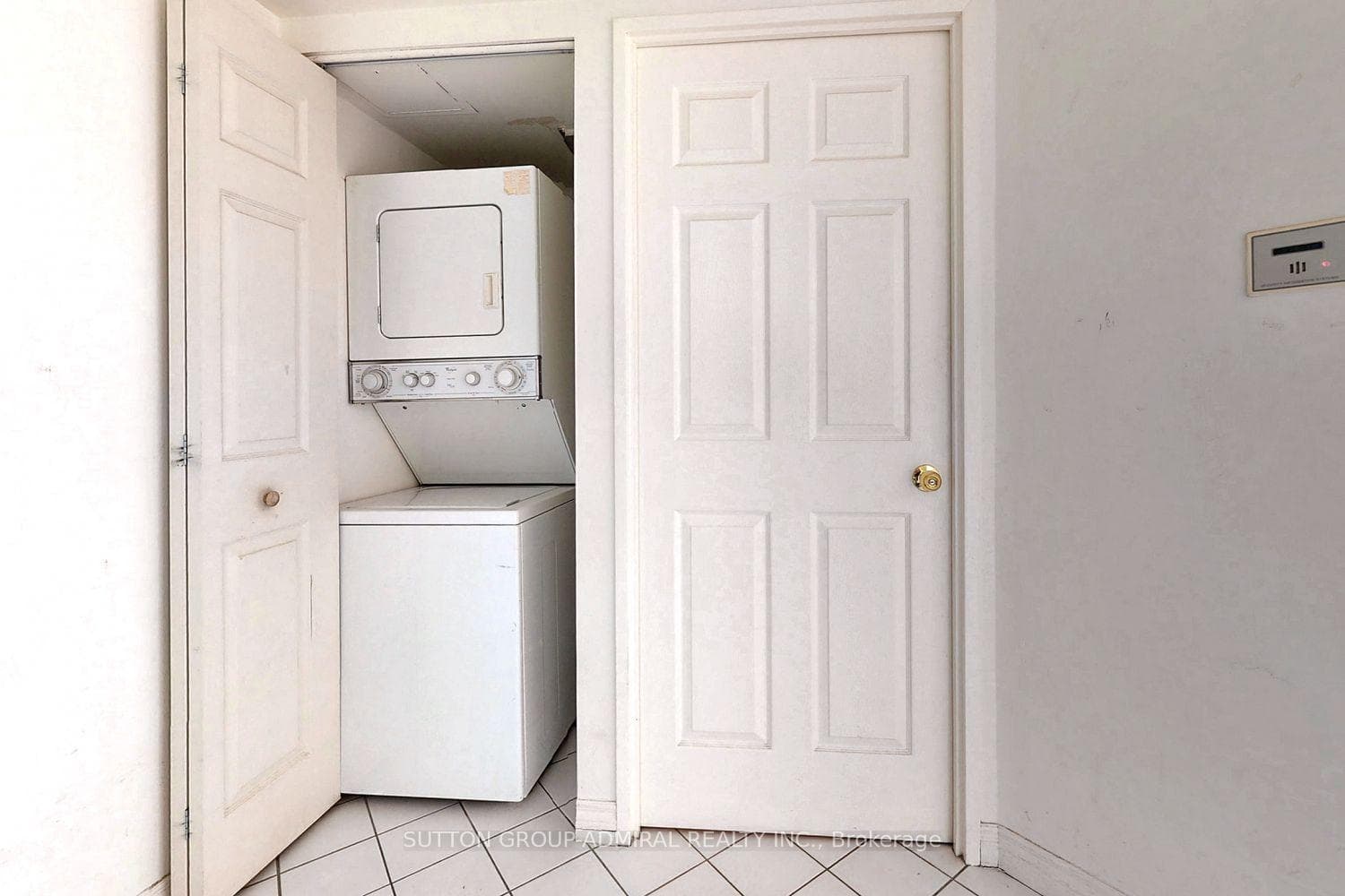 736 Bay Street Unit 2405 photo 11