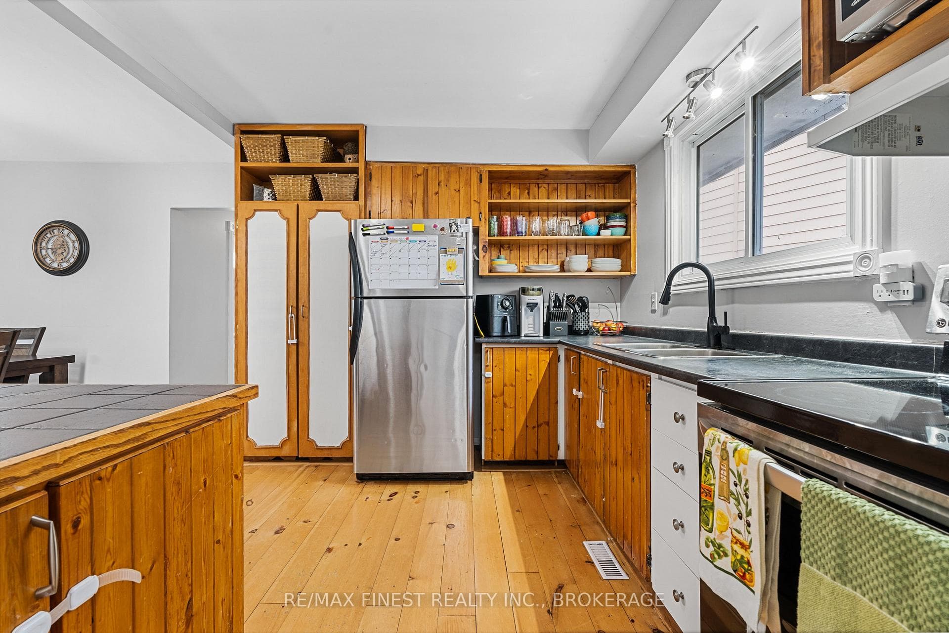 760 Grouse Crescent photo 8