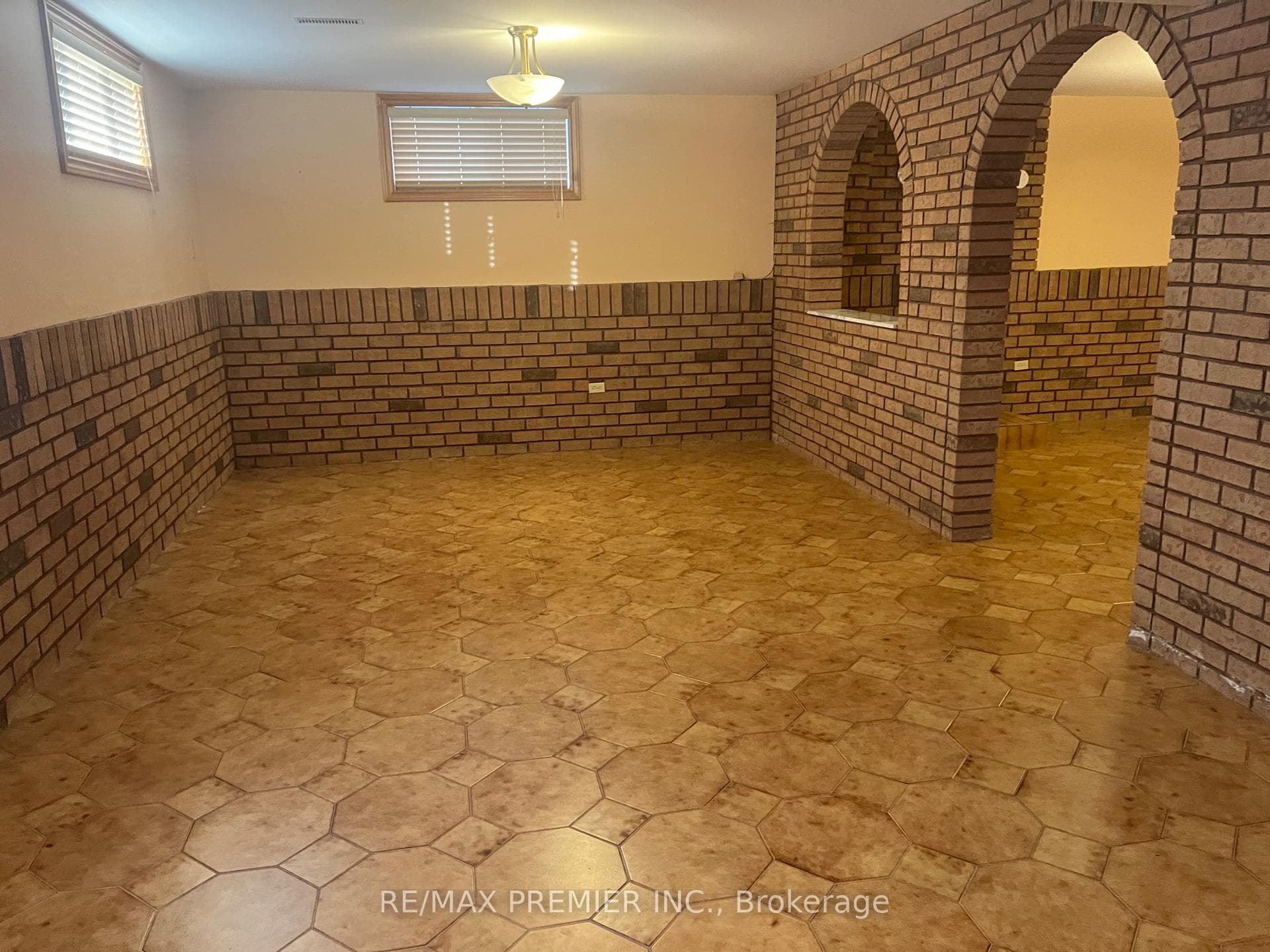 116 Jeanne Drive photo 3