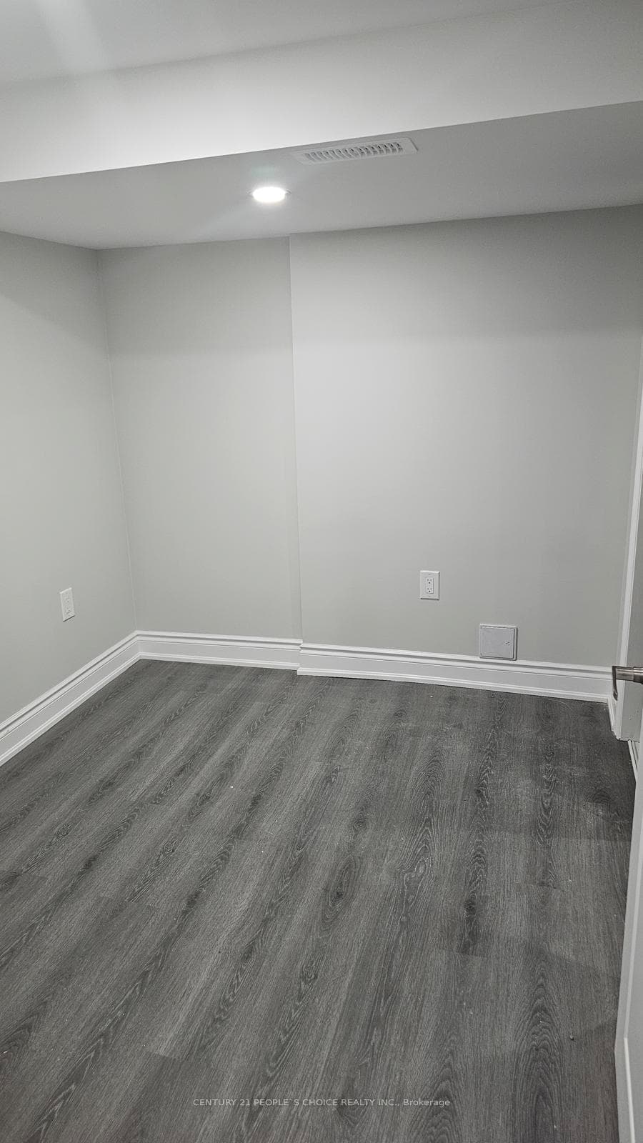 37 Quinton Ridge Unit Bsmt photo 5