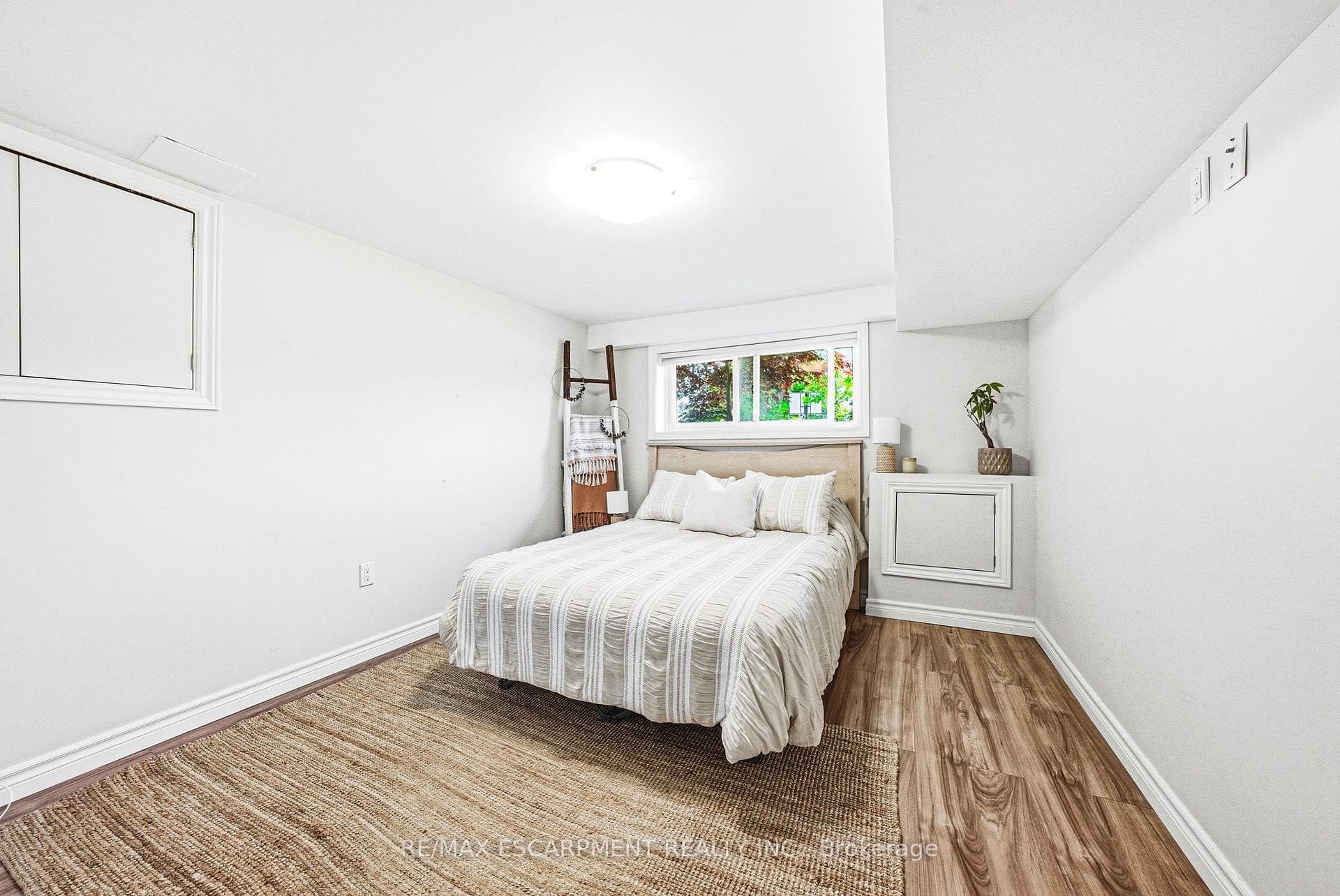 76 Boston Crescent photo 26
