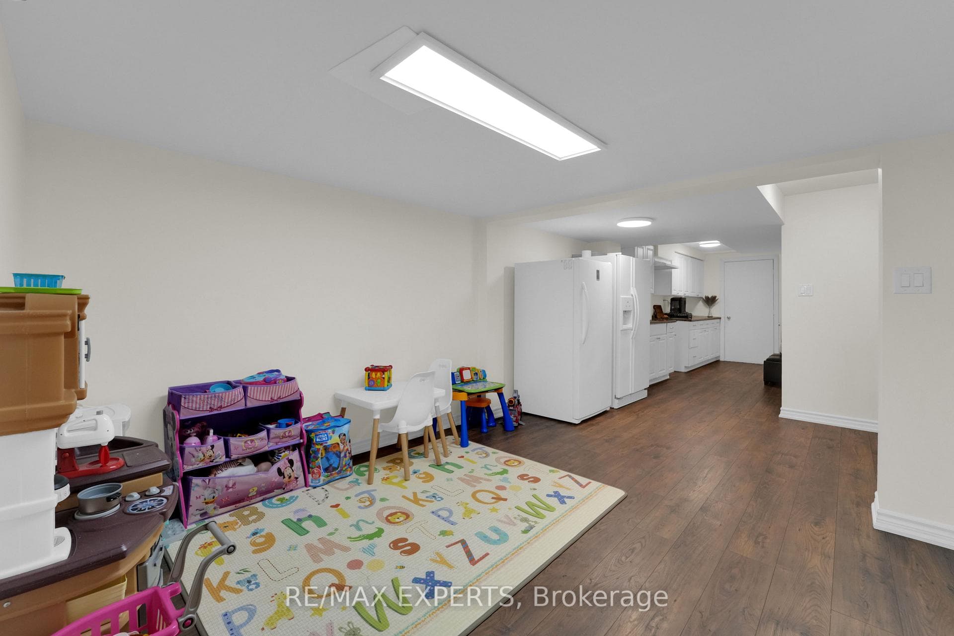 41 Crestbank Court photo 31