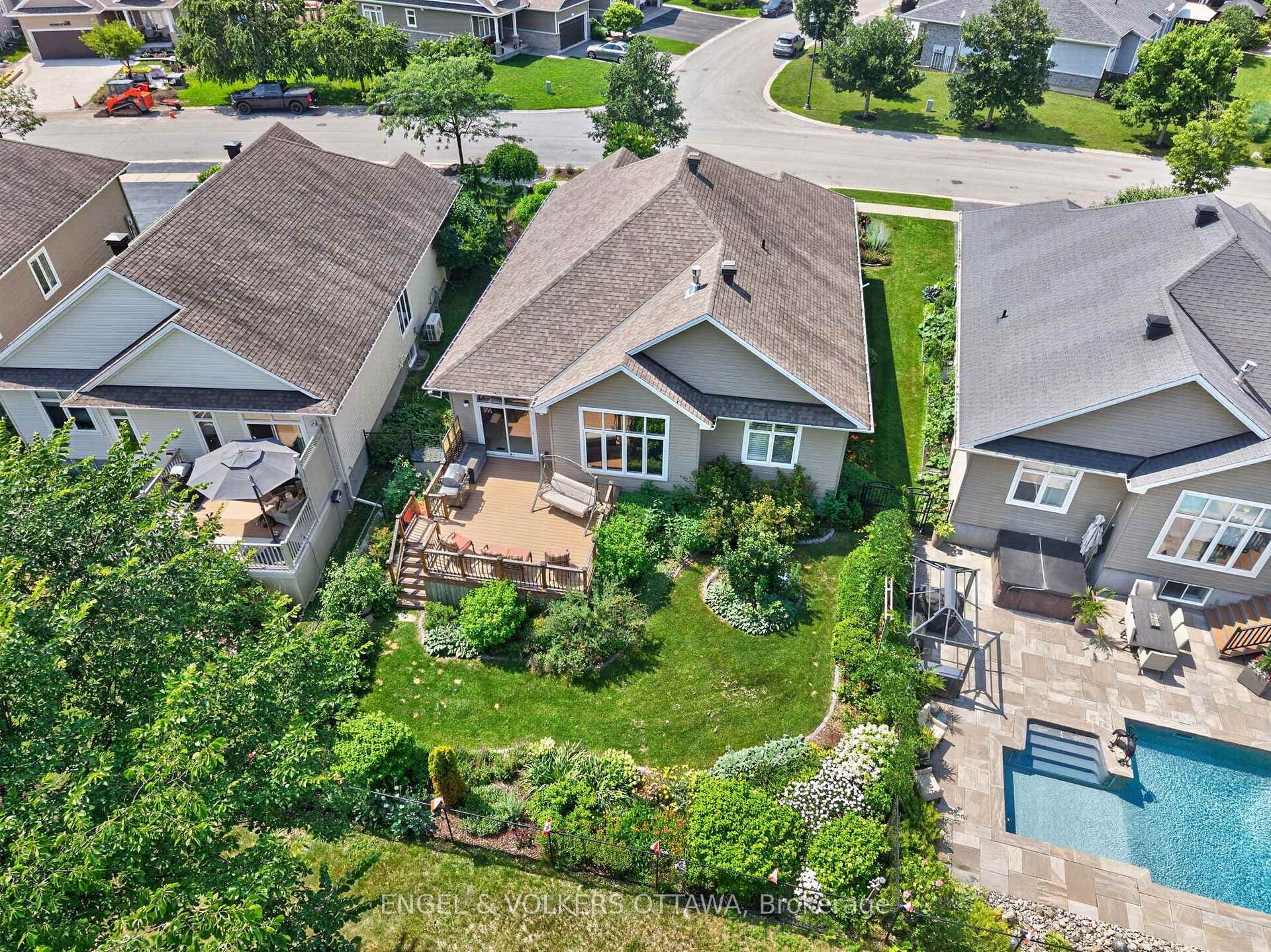 106 Equinelle Drive photo 36