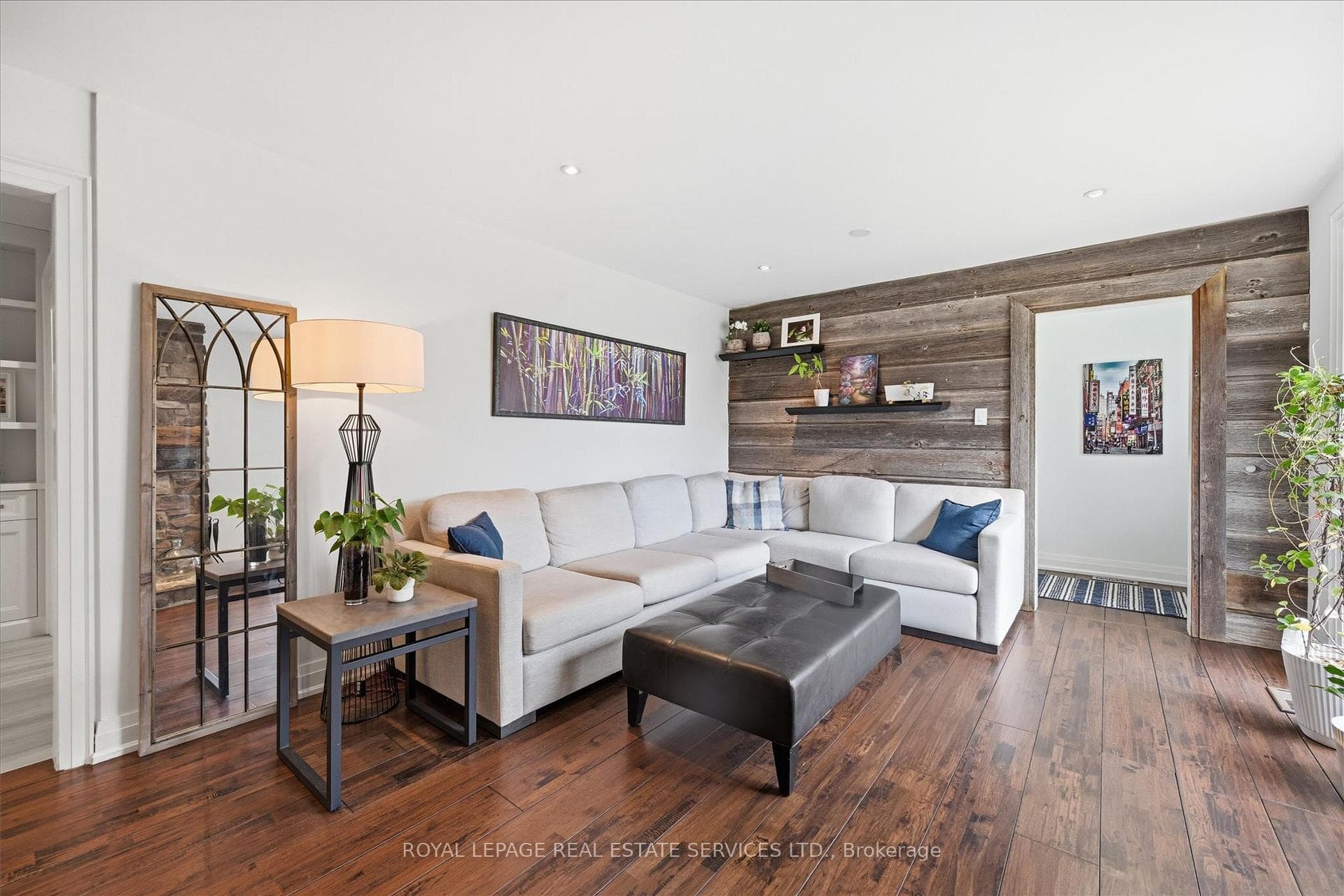 Family Room with Decorative Barnboard Feature Wall