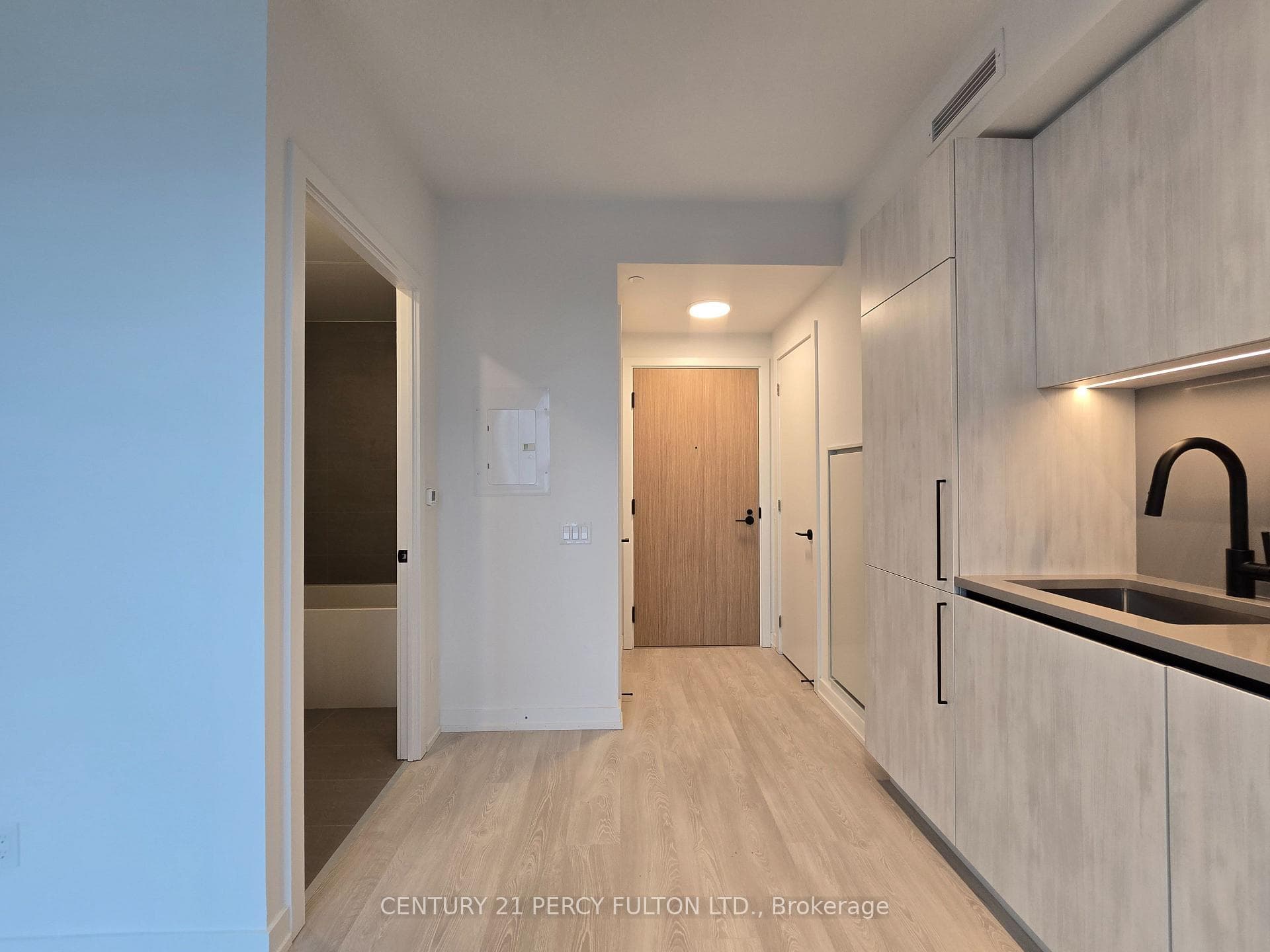 35 Parliament Street Unit 2410 photo 2