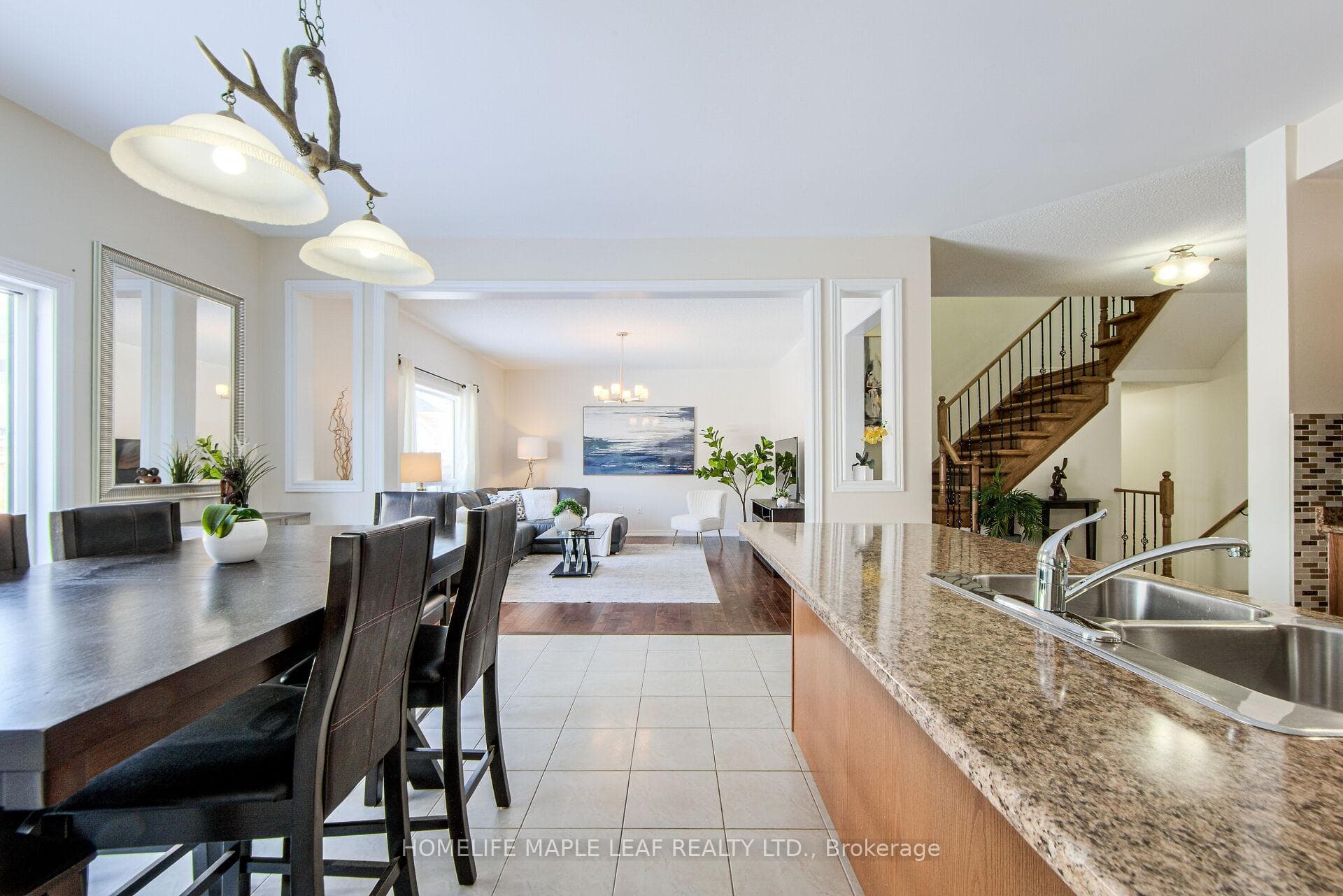 321 Wallace Street photo 17