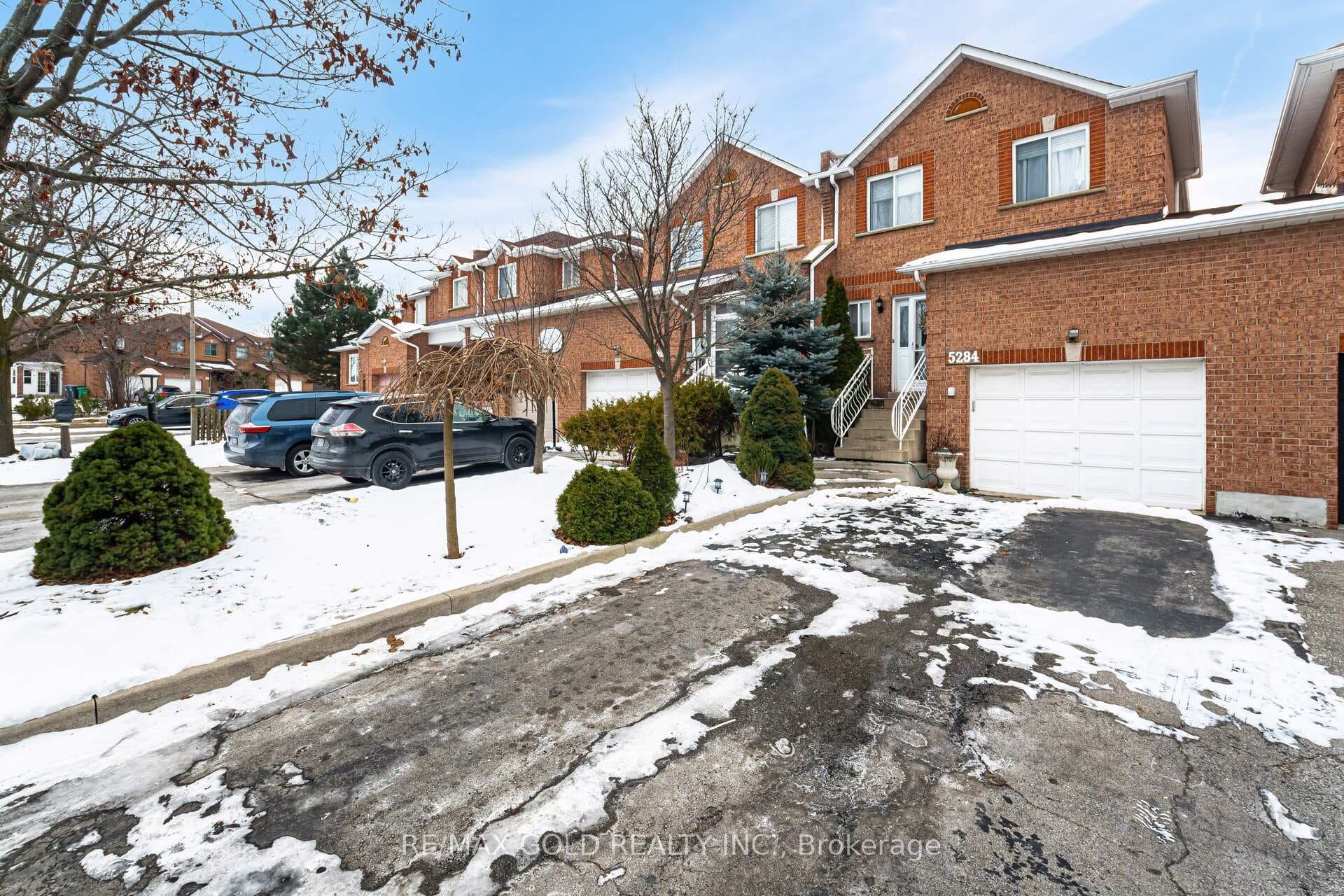 5284 Longhouse Crescent photo 2