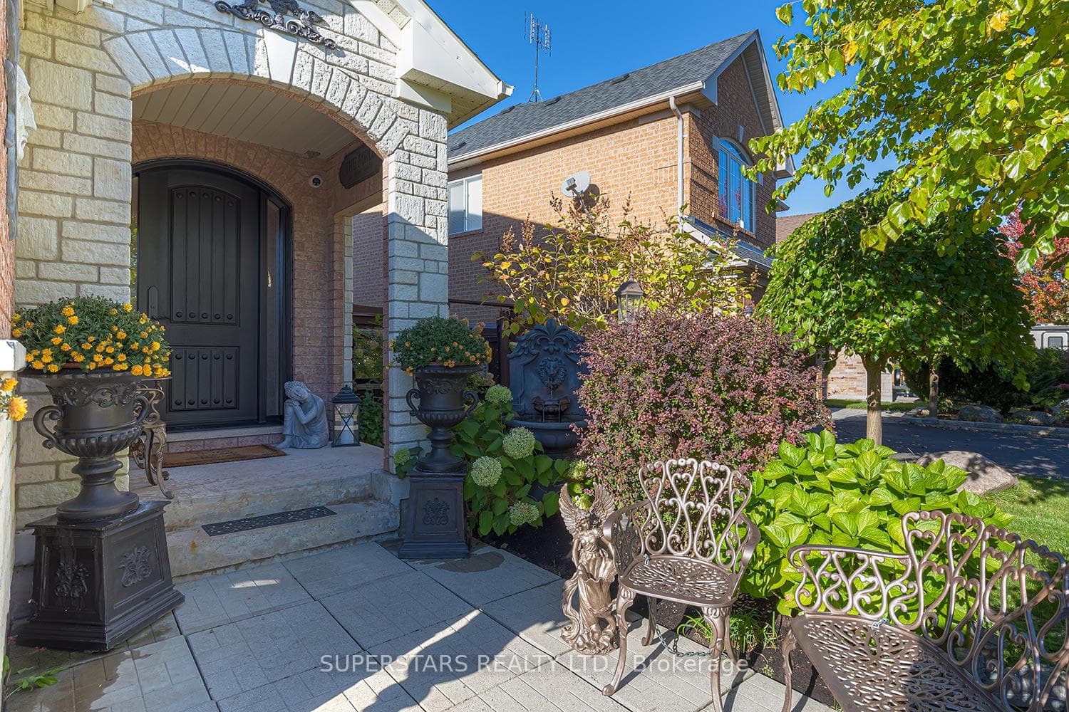166 Worthington Avenue photo 2