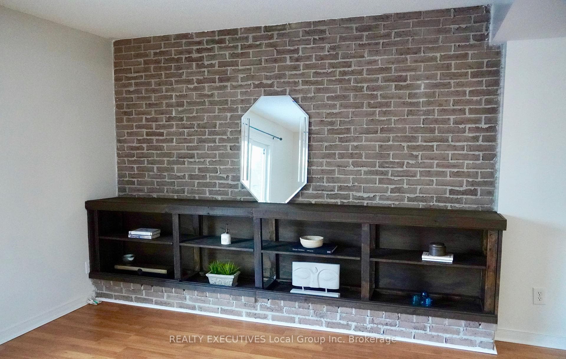 Built-in shelving unit.