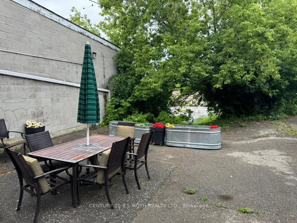 Common Space out back shared with other ten