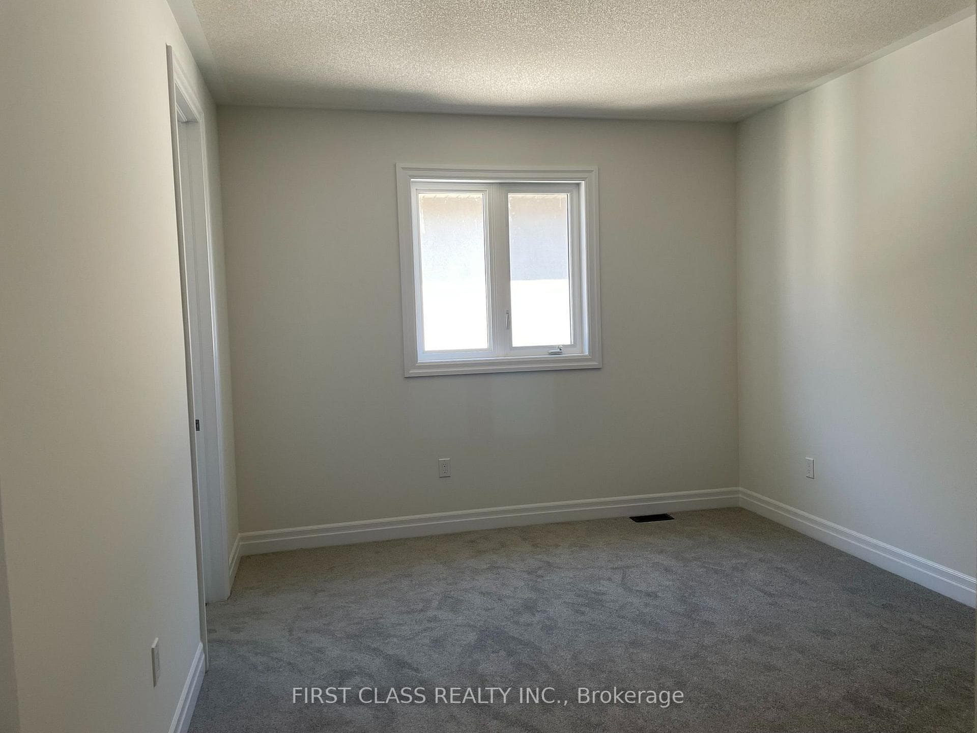 68 Thomas Smith Street photo 33