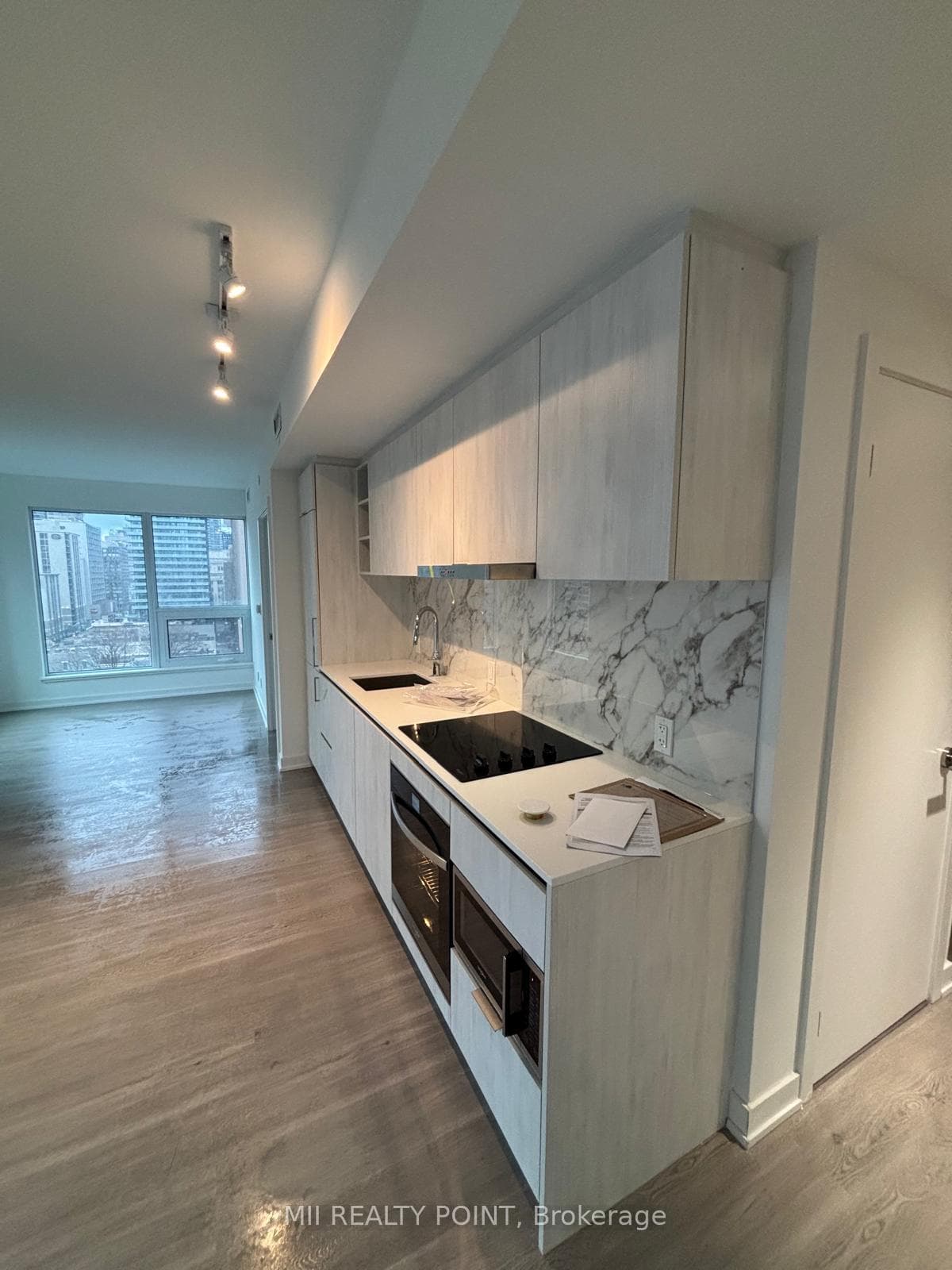 8 Wellesley Street Unit 908 photo 7