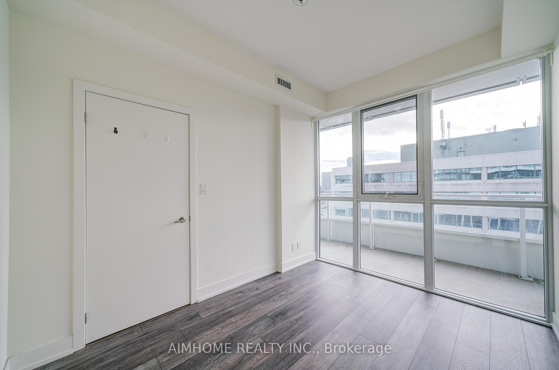 180 Fairview Mall Drive Unit 813 photo 16