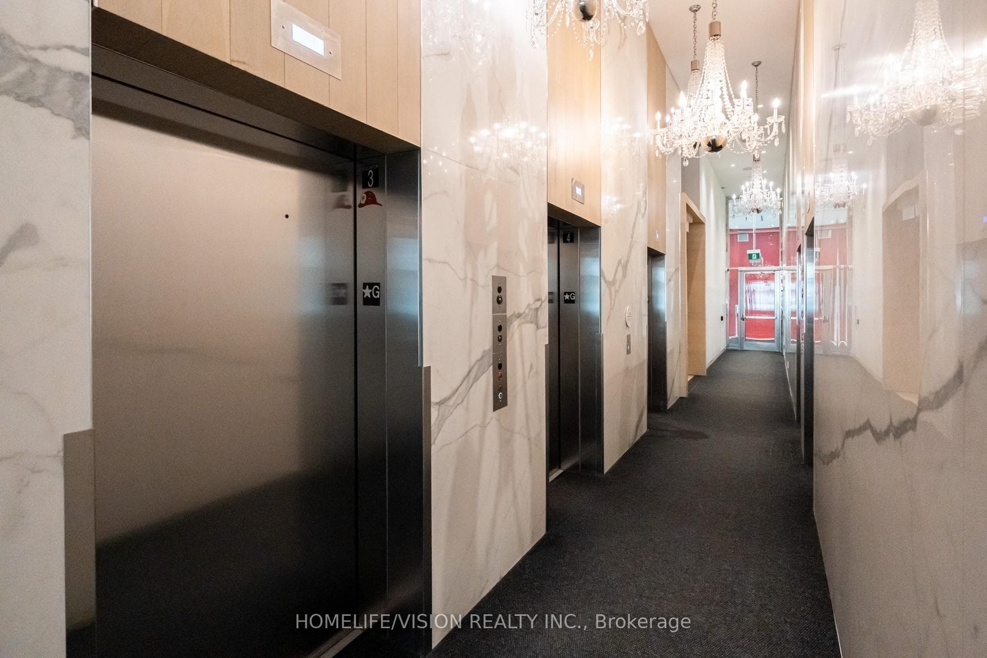 185 Roehampton Avenue Unit 910 photo 6