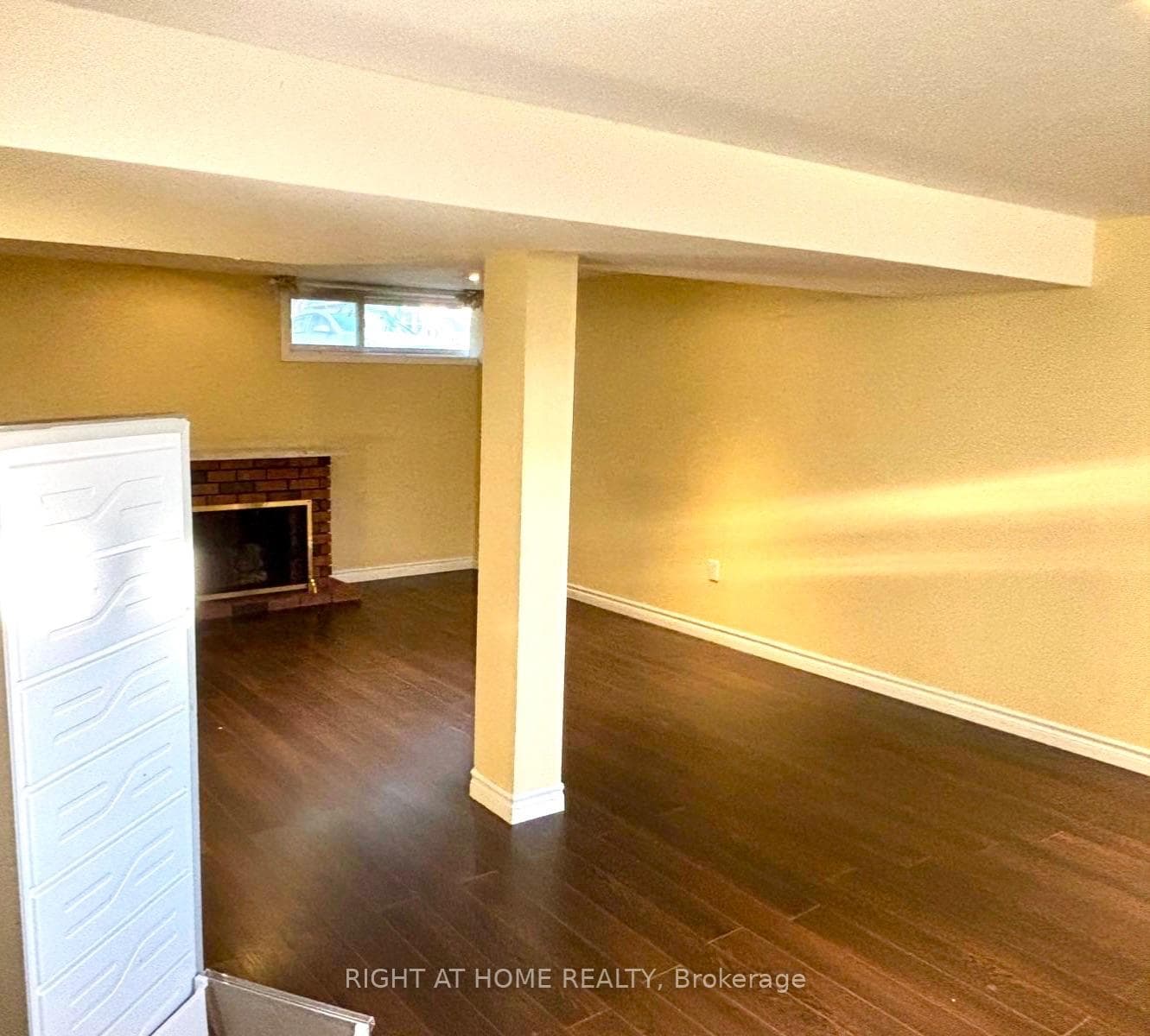 46 Shrewsbury Square Unit Lower photo 3