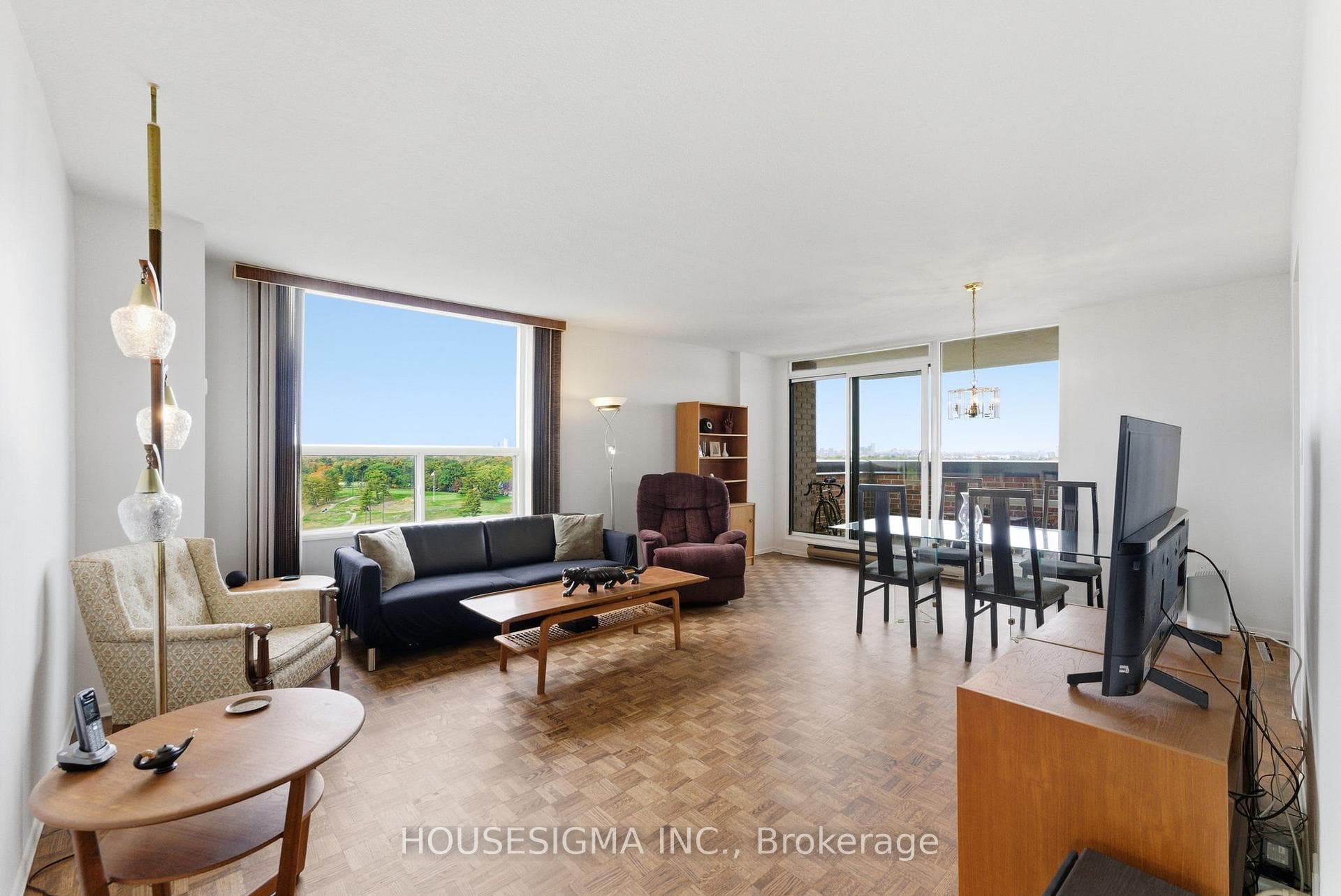 1535 Lakeshore Road Unit 2006 photo 1