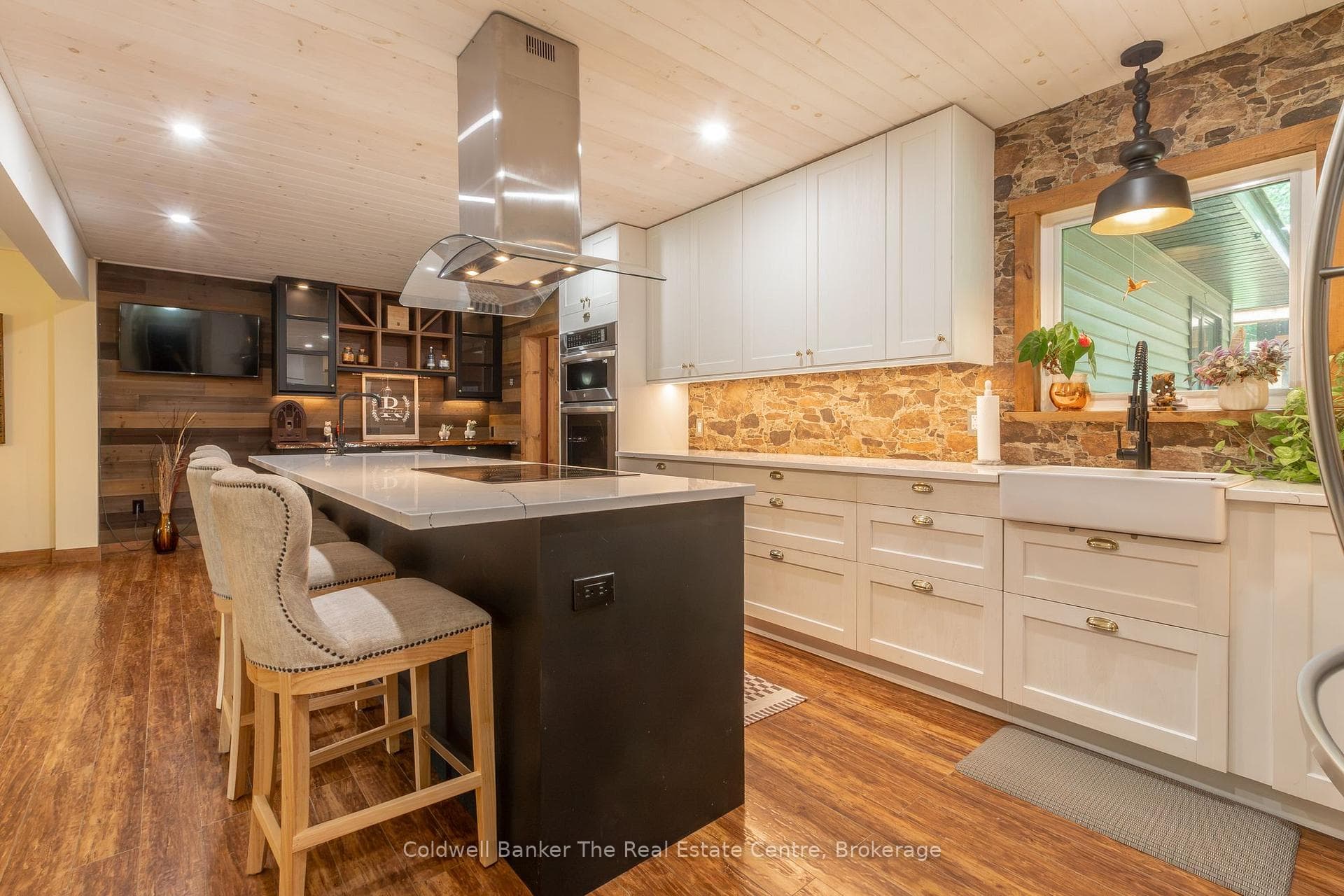 78 Glencairn Crescent photo 8