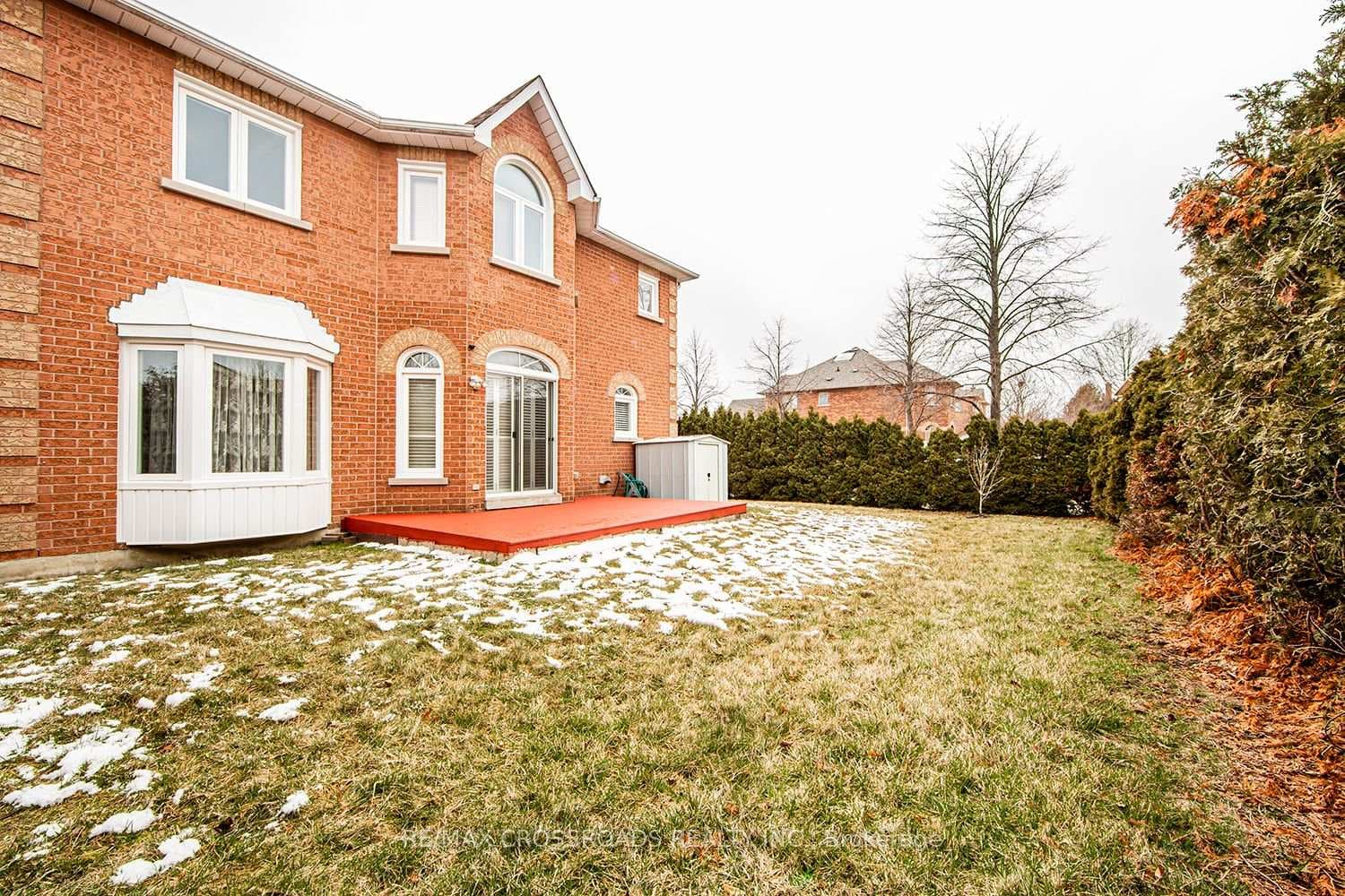 238 Highglen Avenue photo 3