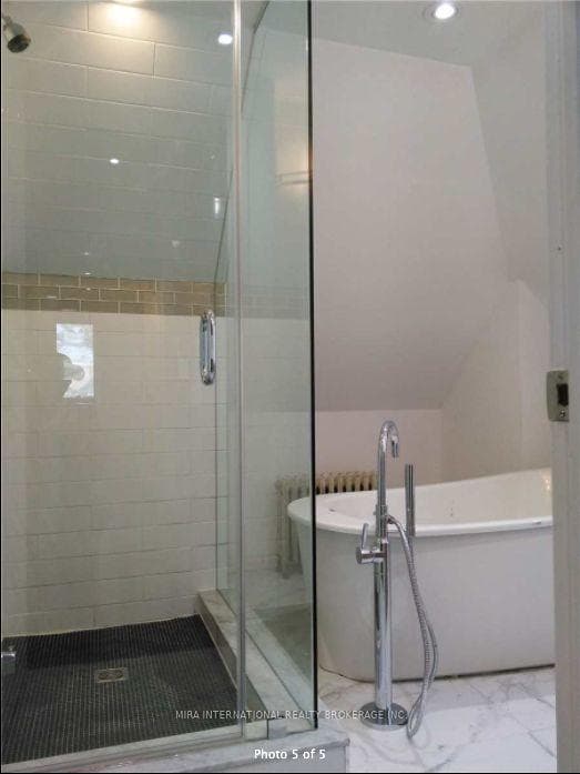 11 Laxton Avenue Unit 301 photo 9
