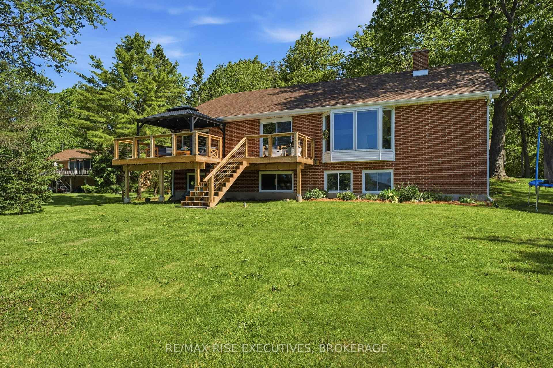 1520 Shore Road photo 5
